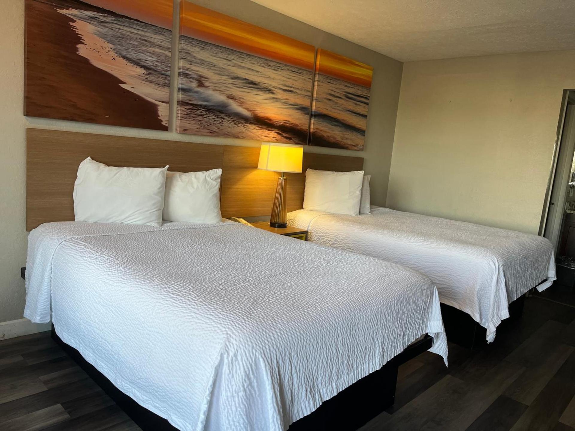 Days Inn & Suites by Wyndham Dayton North photo 10