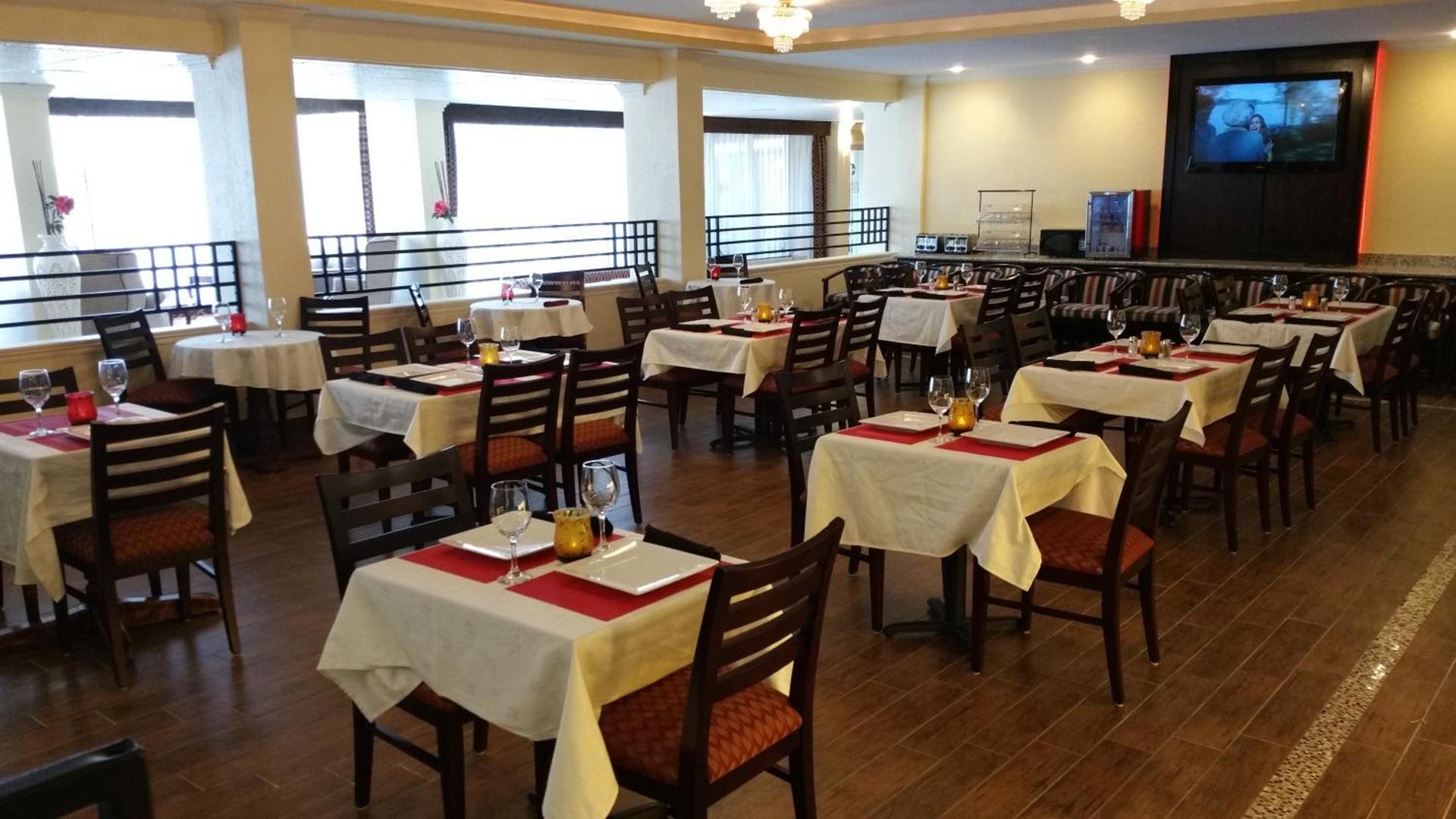 Ramada by Wyndham Houston Intercontinental Airport East photo 48
