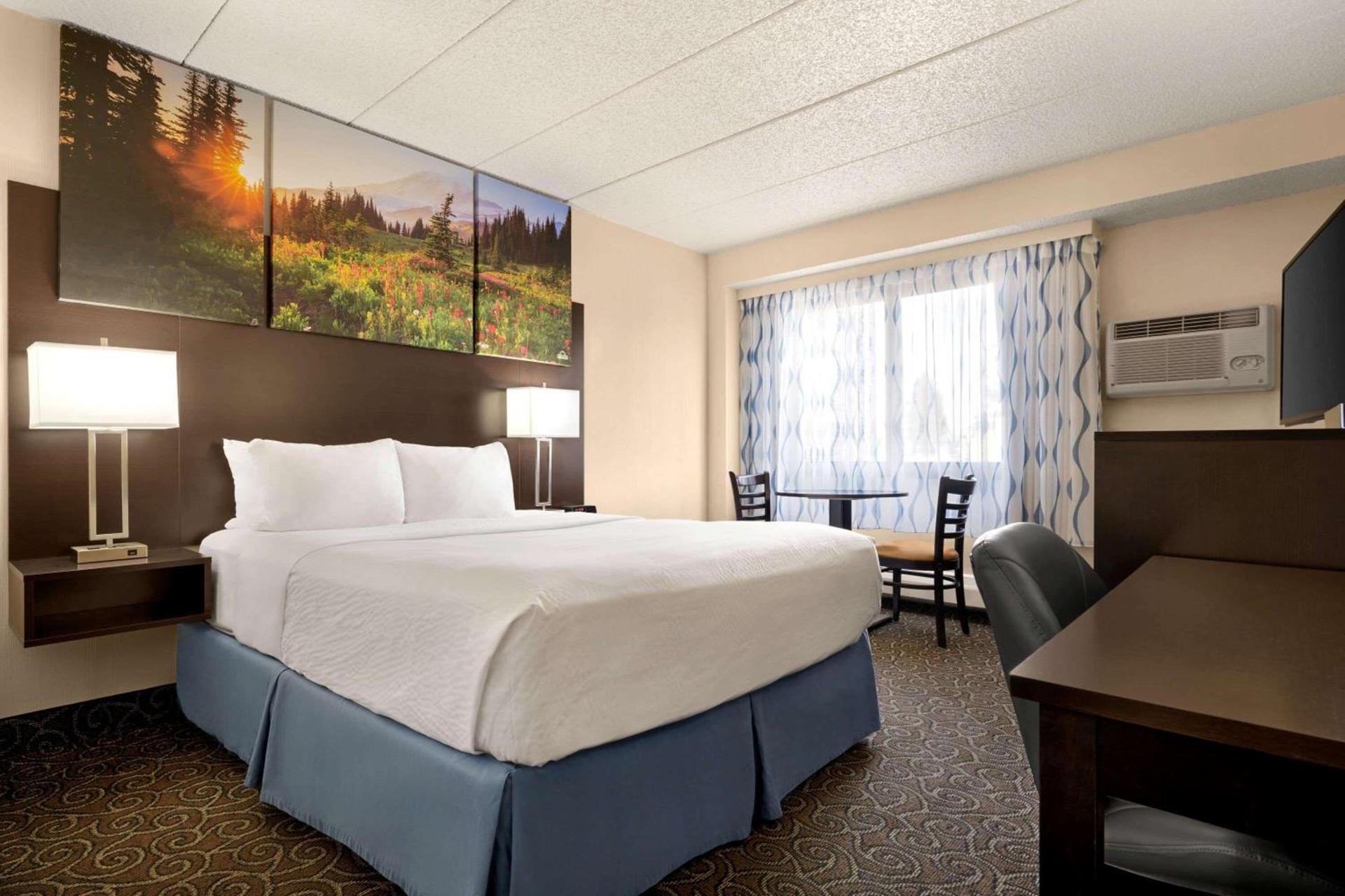 Days Inn by Wyndham Fort Collins photo 7