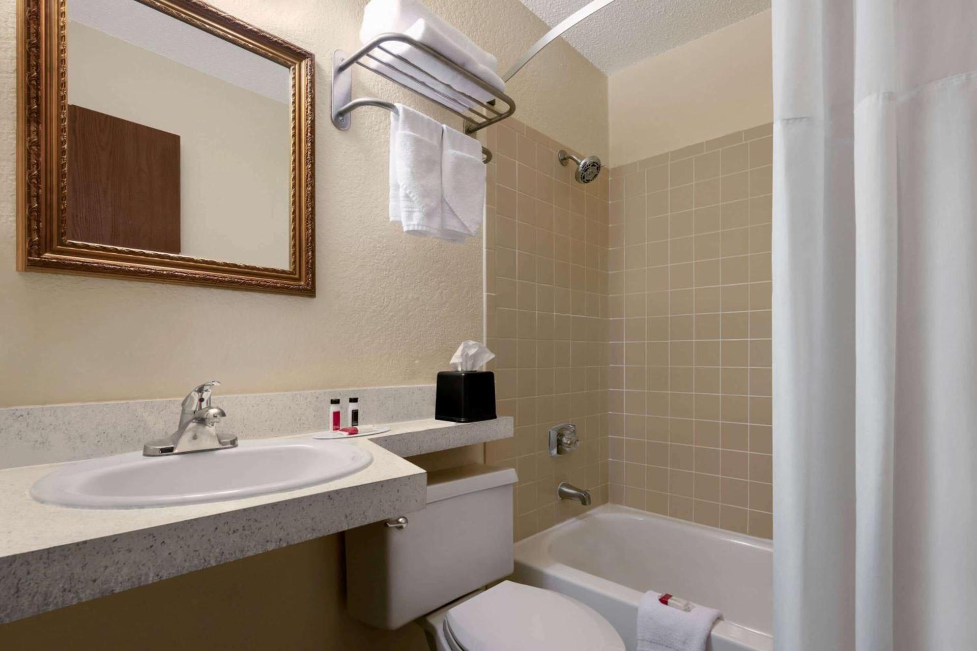 Days Inn by Wyndham Fort Collins photo 14