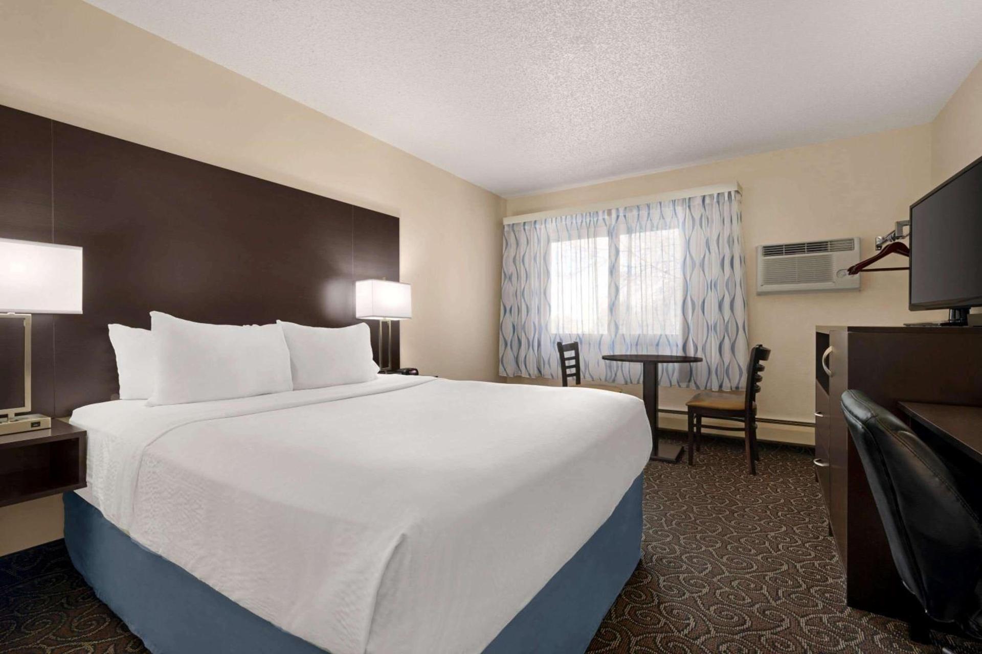 Days Inn by Wyndham Fort Collins photo 18