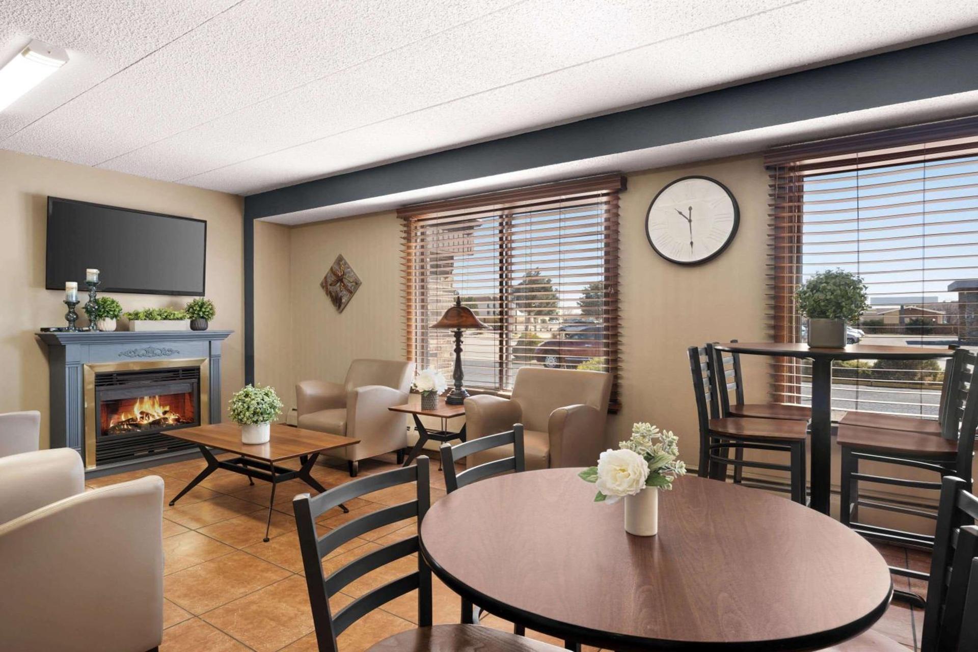 Days Inn by Wyndham Fort Collins photo 24