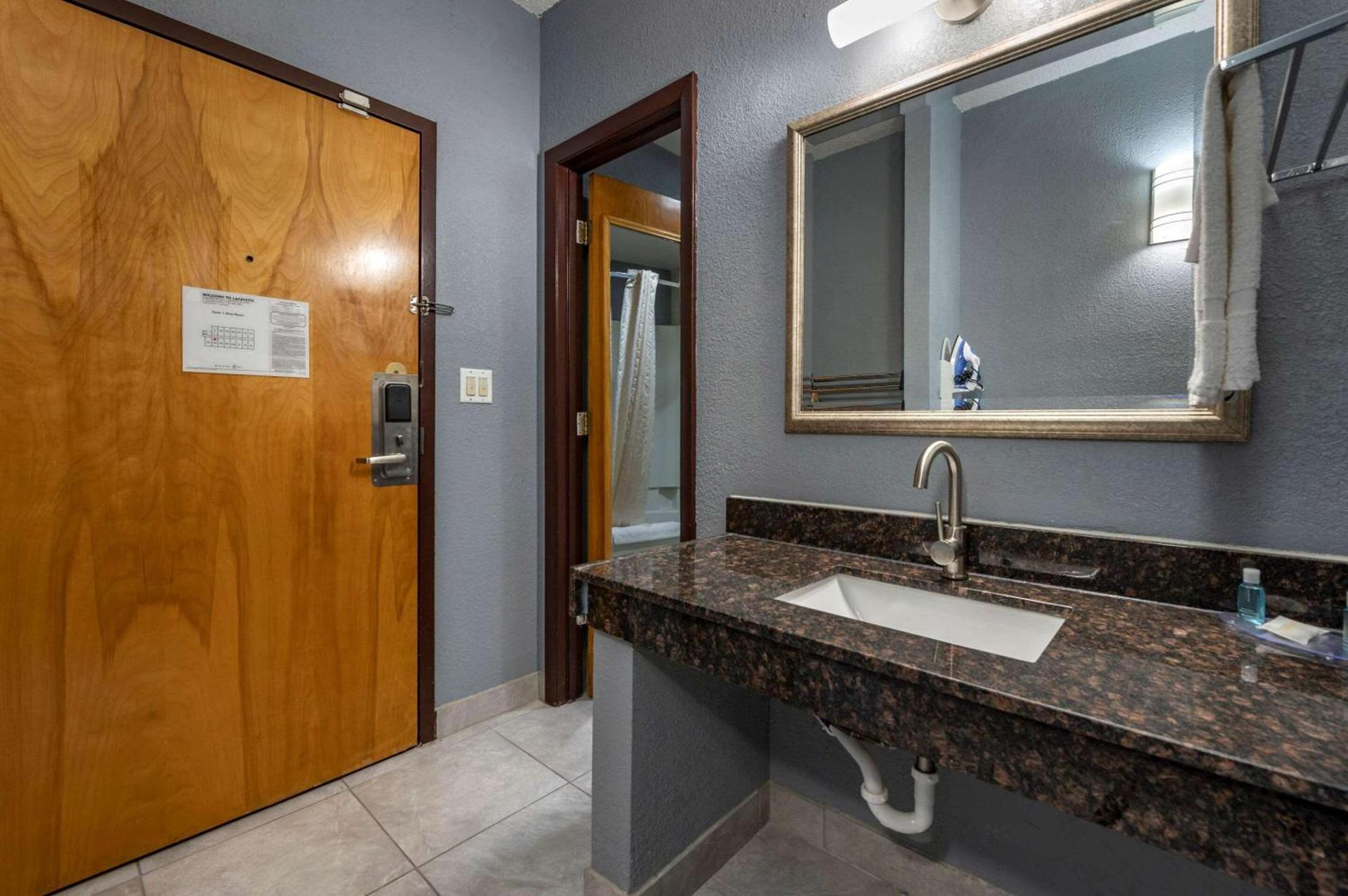 Suburban Studios Lafayette photo 20