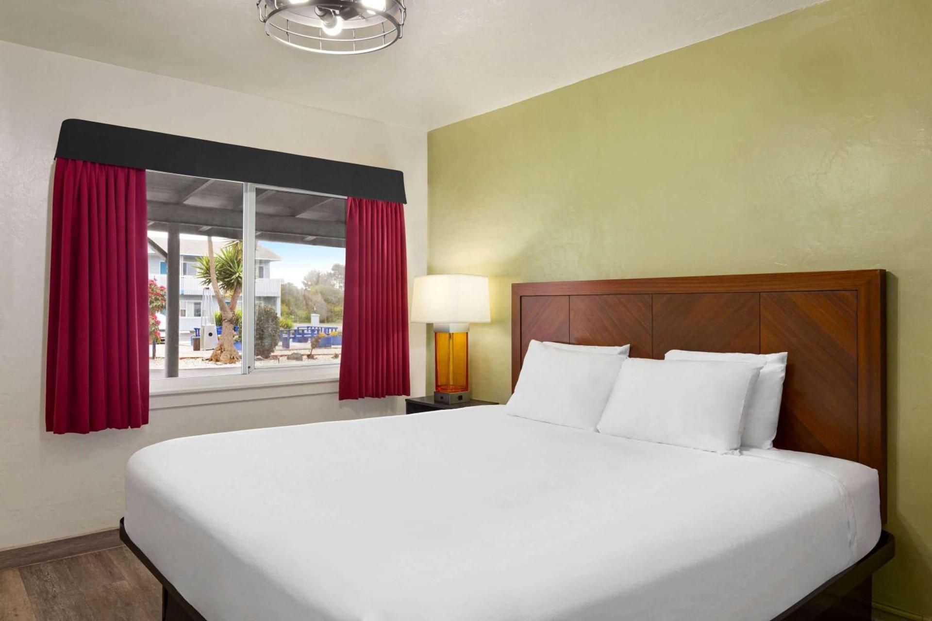 Baymont by Wyndham Fort Bragg photo 8