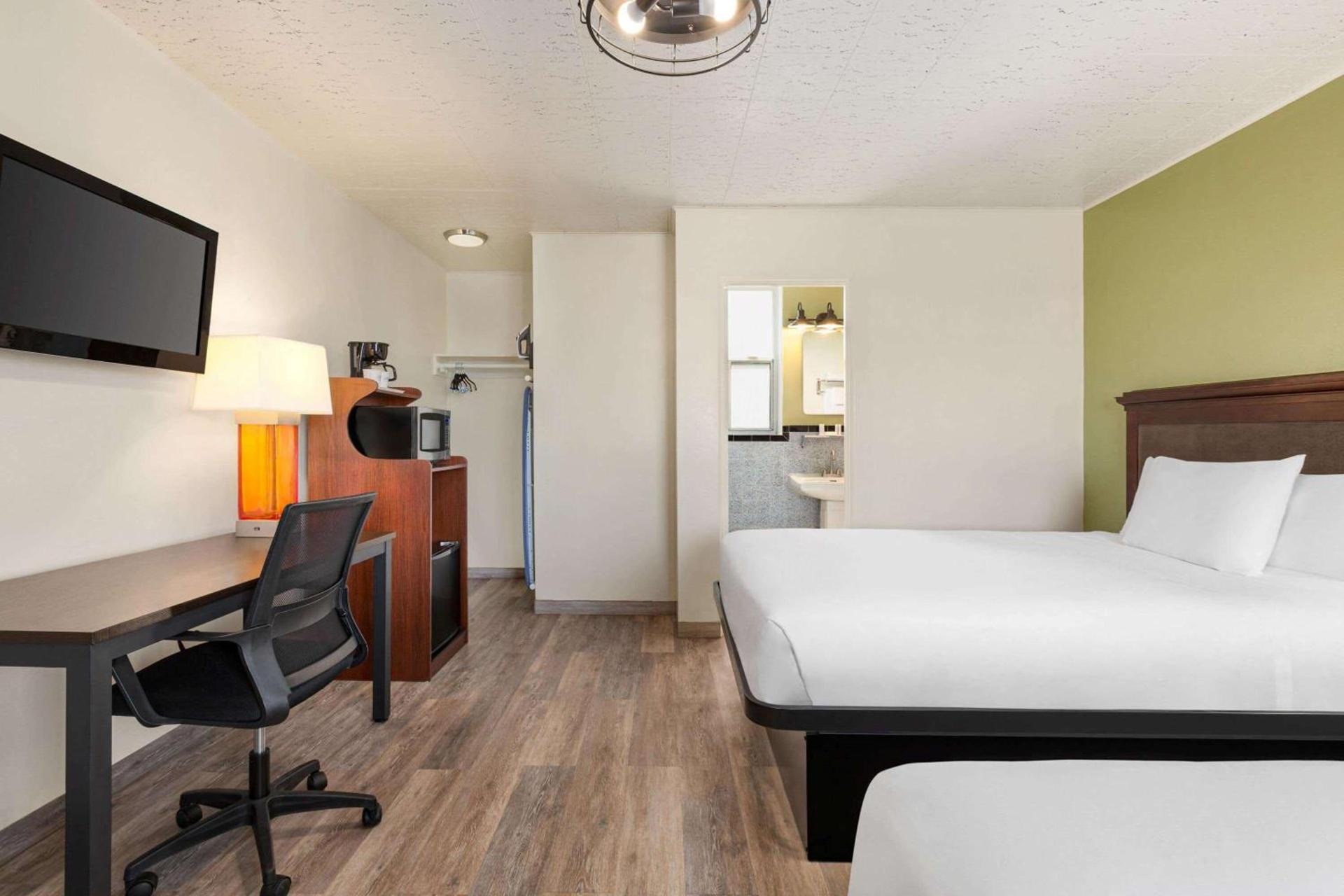 Baymont by Wyndham Fort Bragg photo 14