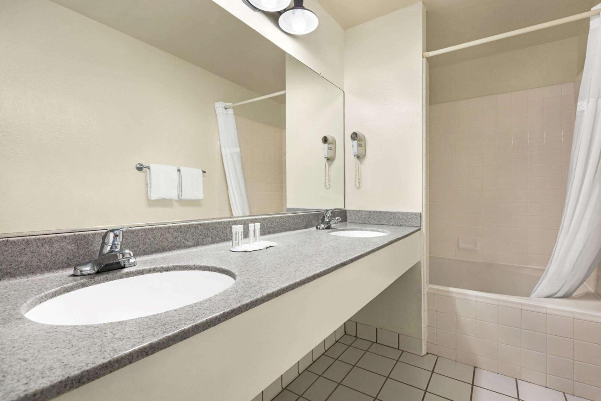 Baymont by Wyndham Fort Bragg photo 17