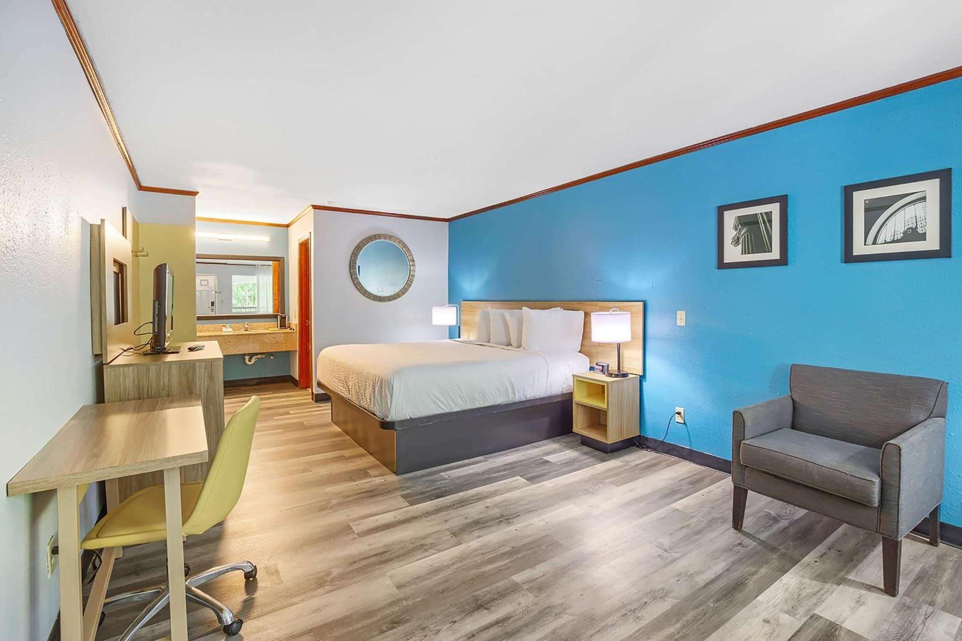 Days Inn by Wyndham Foley - North Gulf Shores photo 6