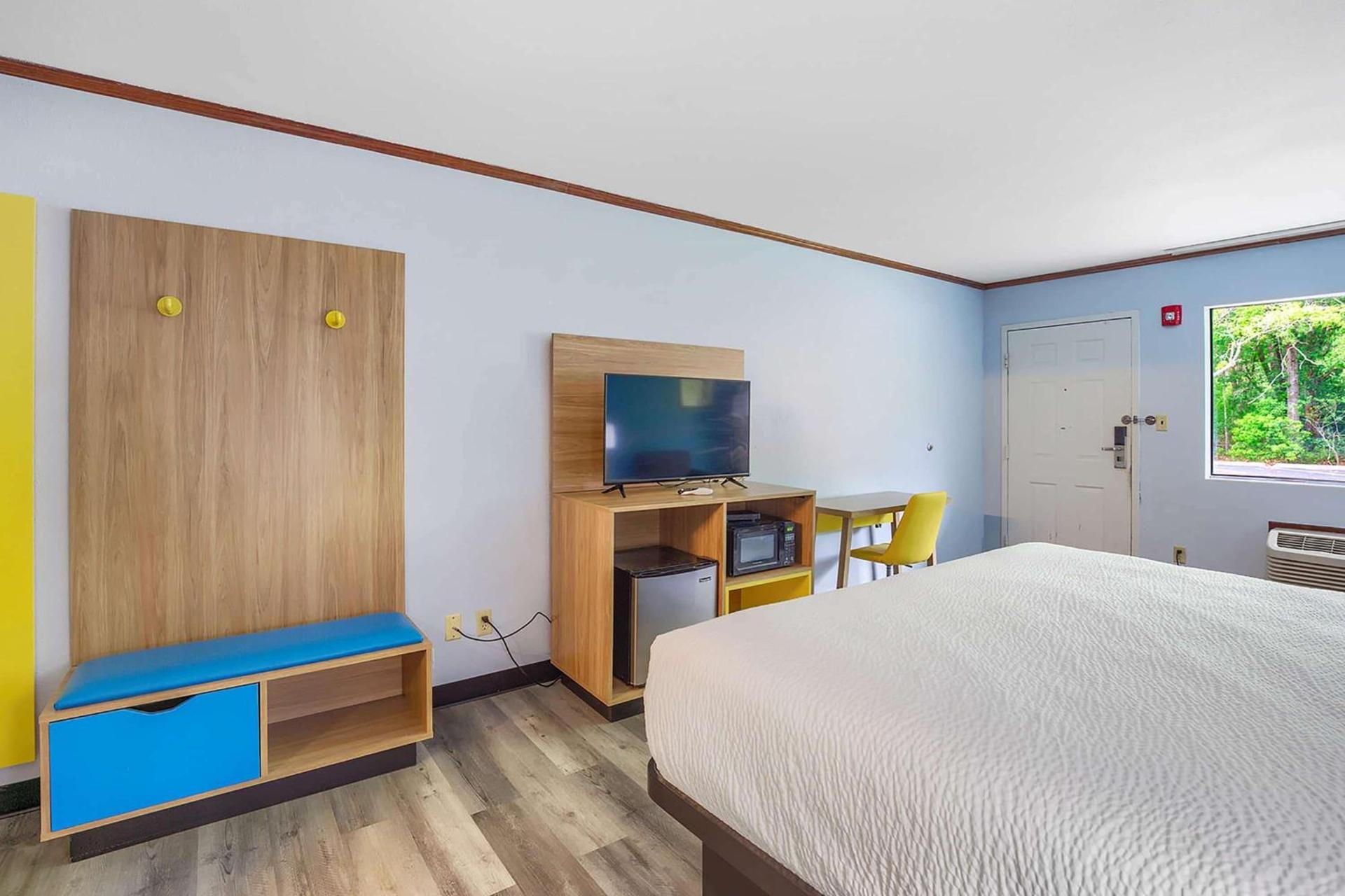 Days Inn by Wyndham Foley - North Gulf Shores photo 5