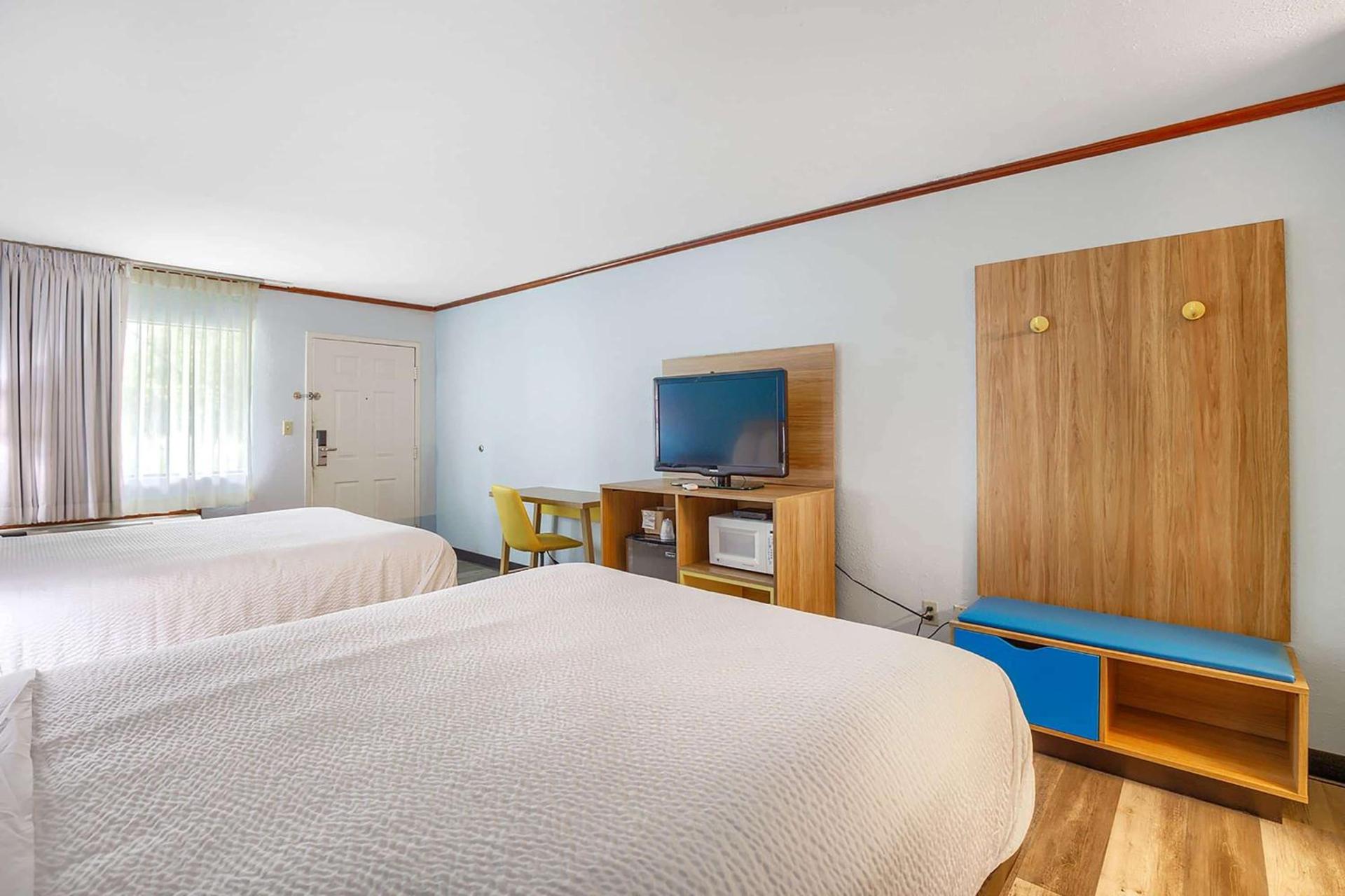 Days Inn by Wyndham Foley - North Gulf Shores photo 8