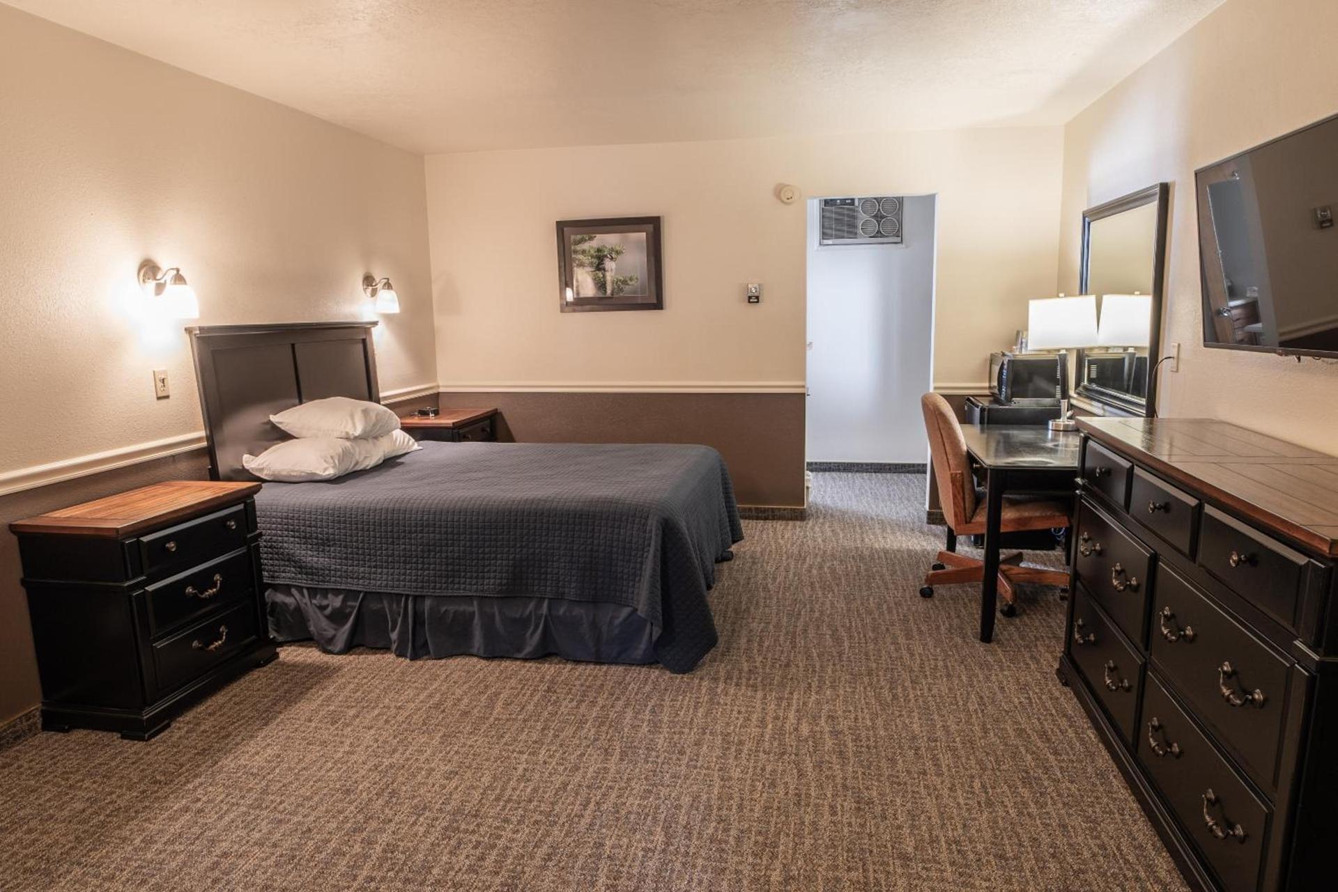 Clover Creek Inn photo 13