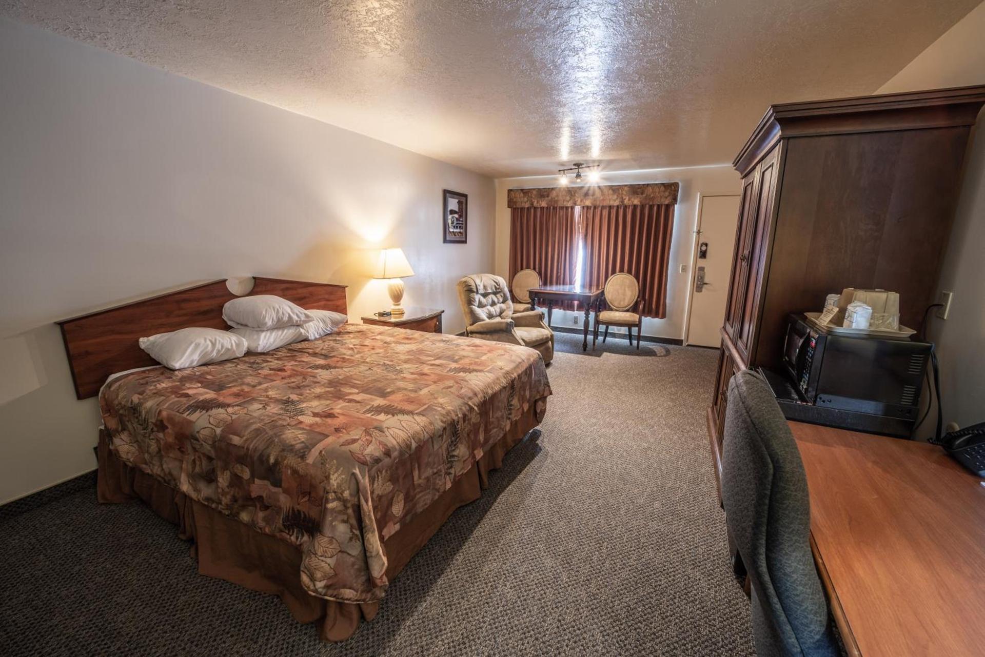 Clover Creek Inn photo 14