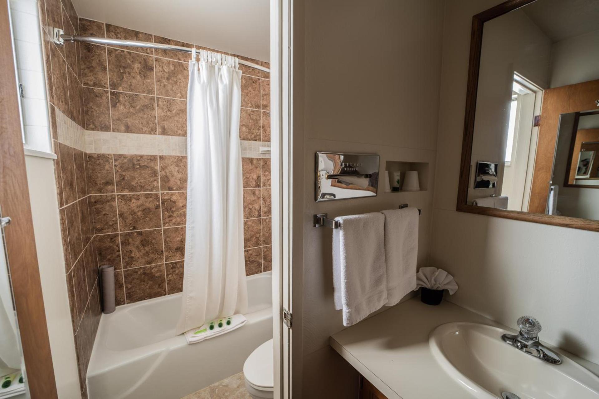 Clover Creek Inn photo 17