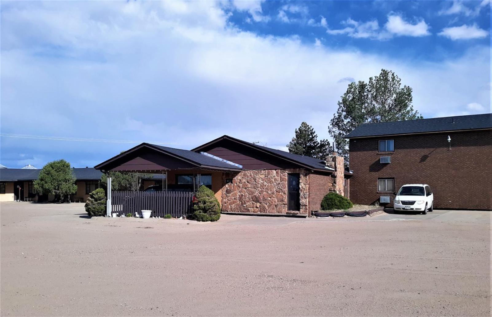 OYO Hotel Cheyenne Wells - US 40 photo 2