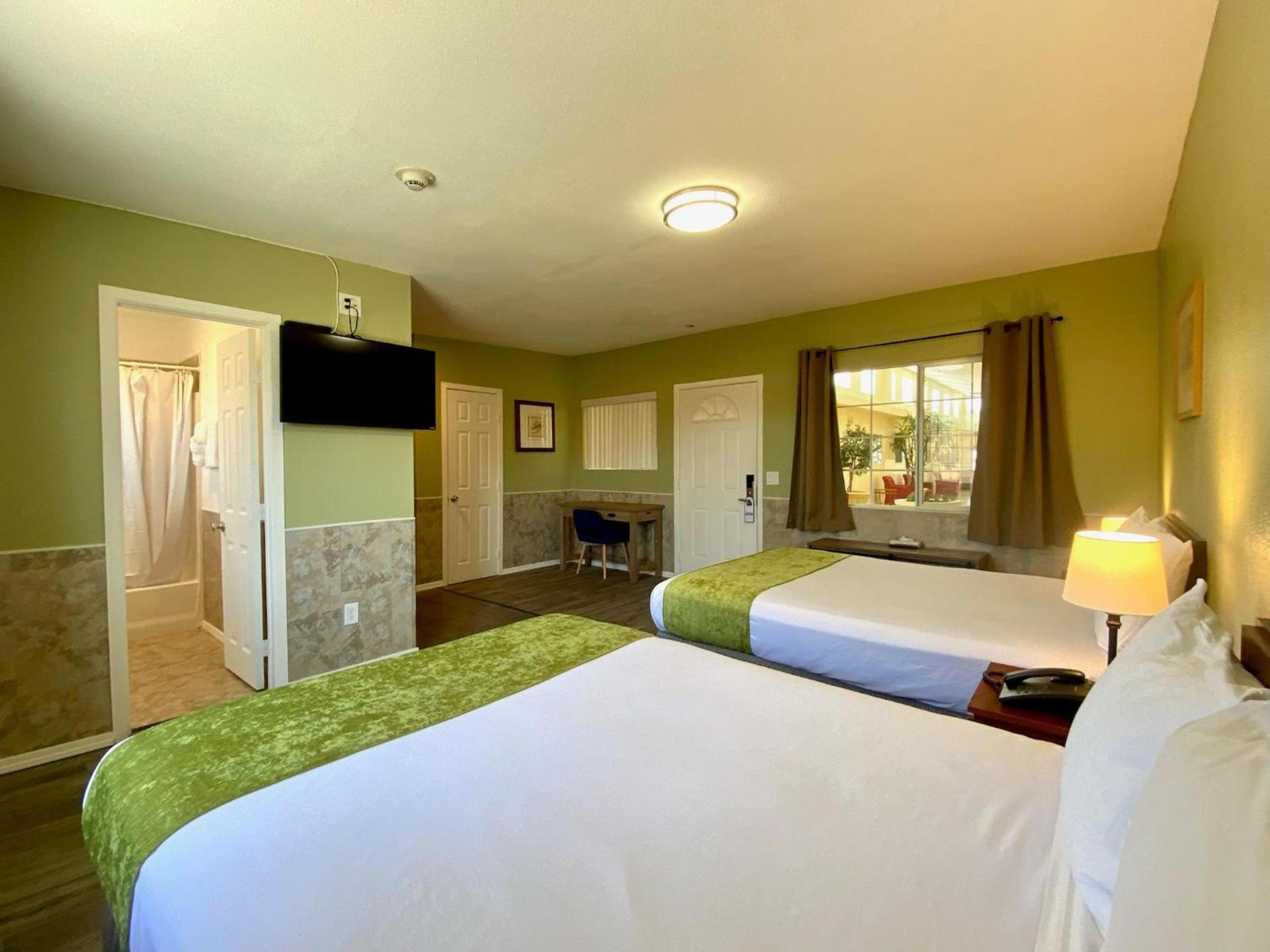 Europa Inn & Suites photo 34