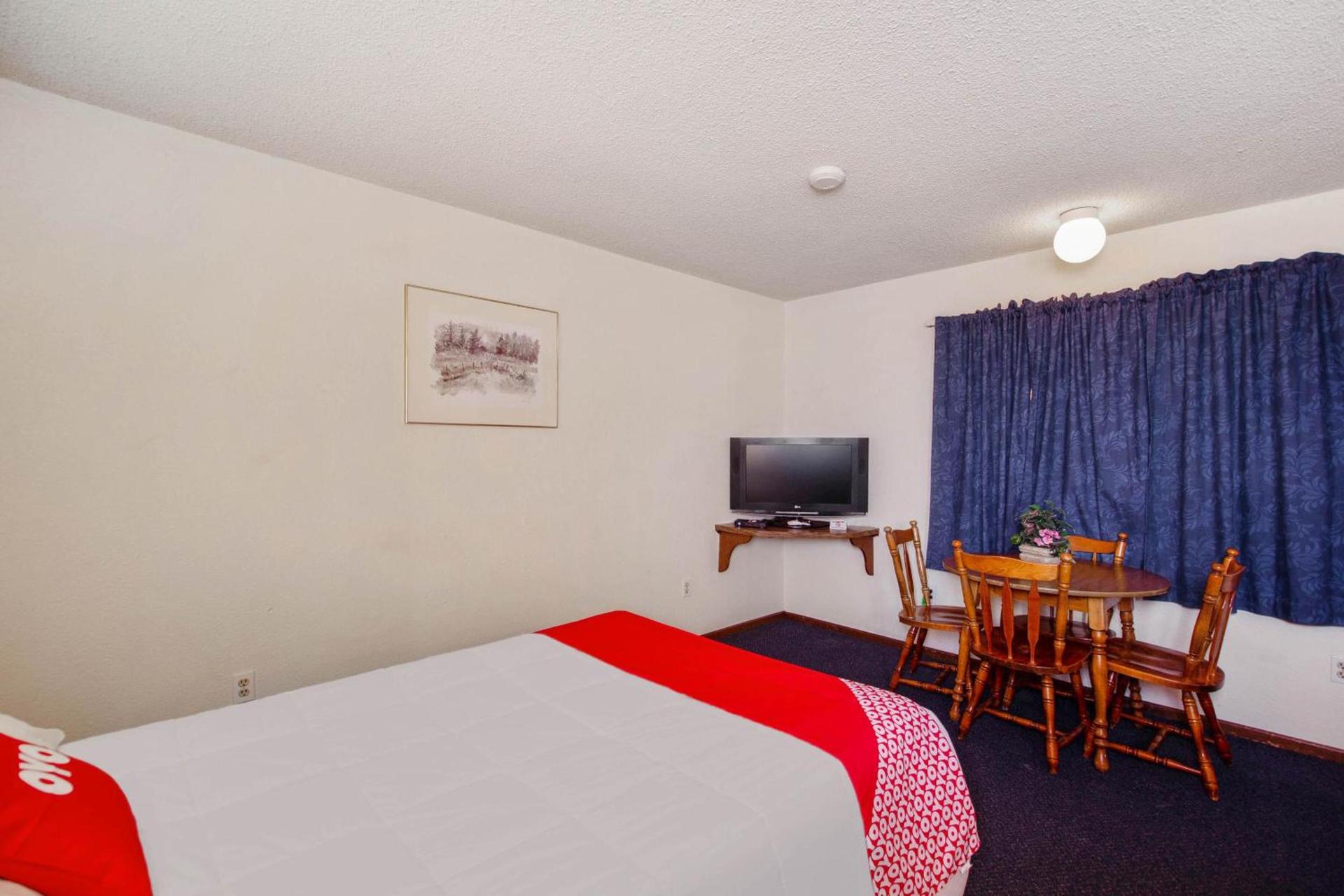 OYO Hotel Cheyenne Wells - US 40 photo 24