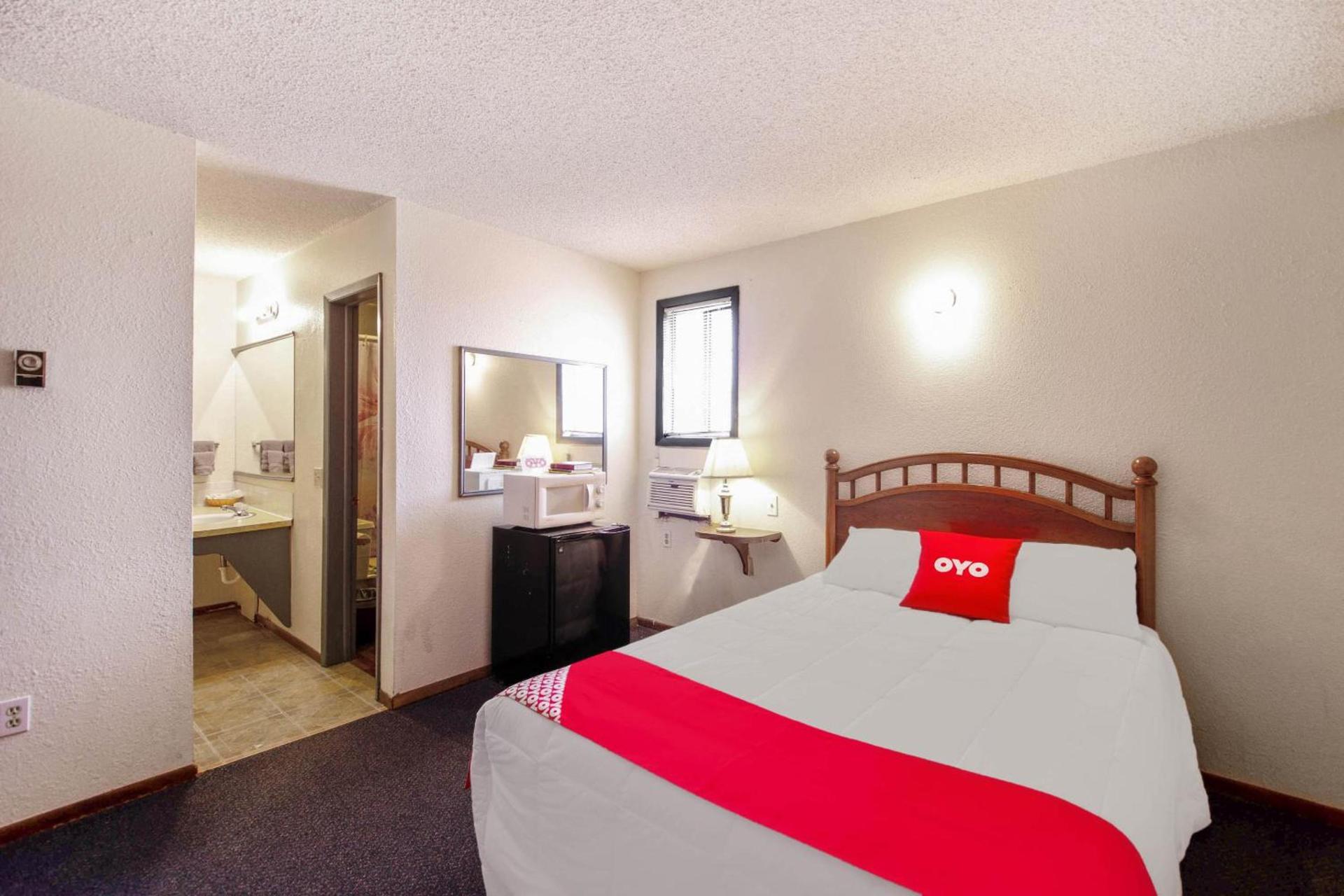 OYO Hotel Cheyenne Wells - US 40 photo 22