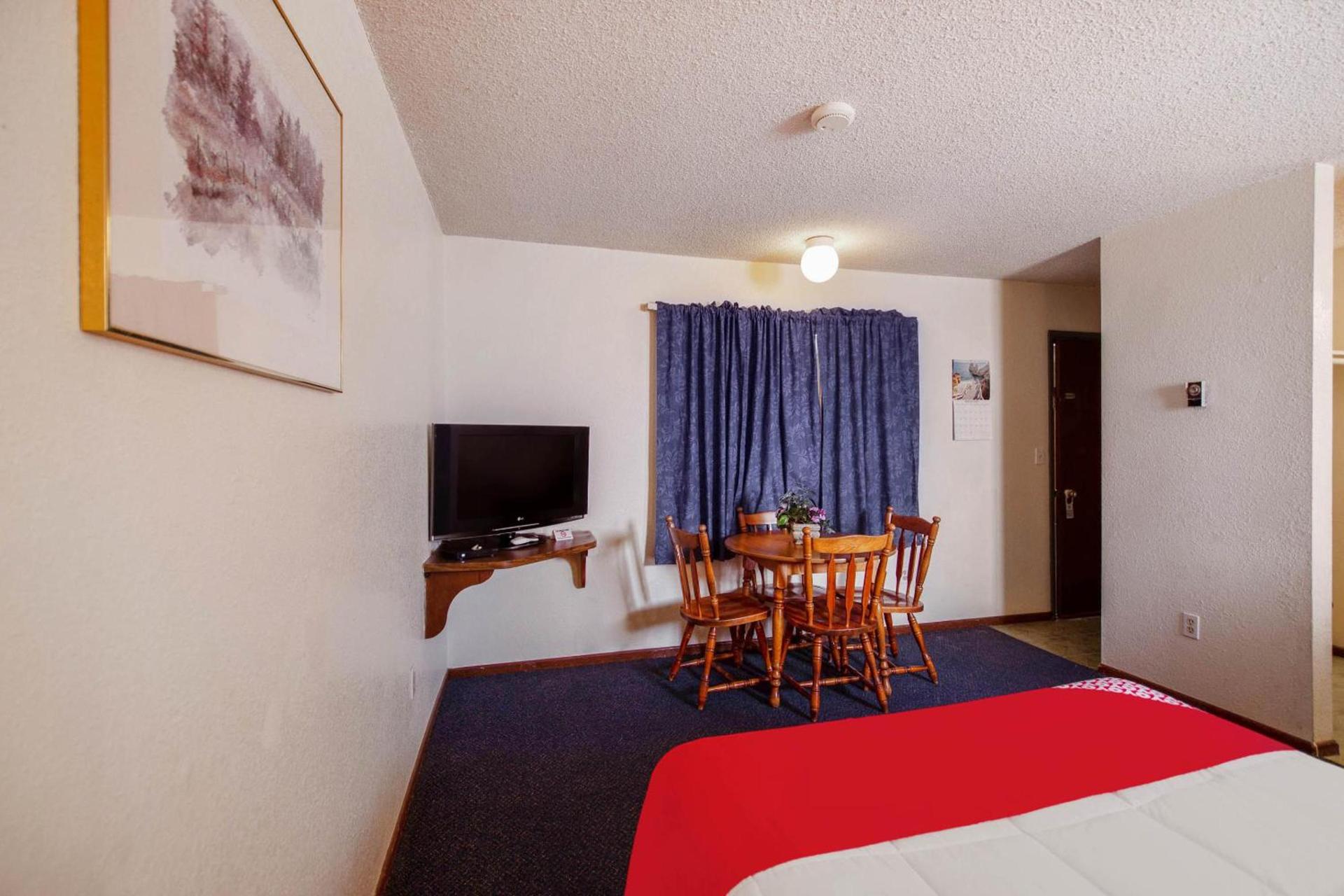 OYO Hotel Cheyenne Wells - US 40 photo 57