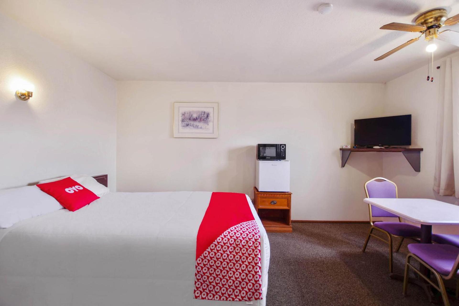 OYO Hotel Cheyenne Wells - US 40 photo 67