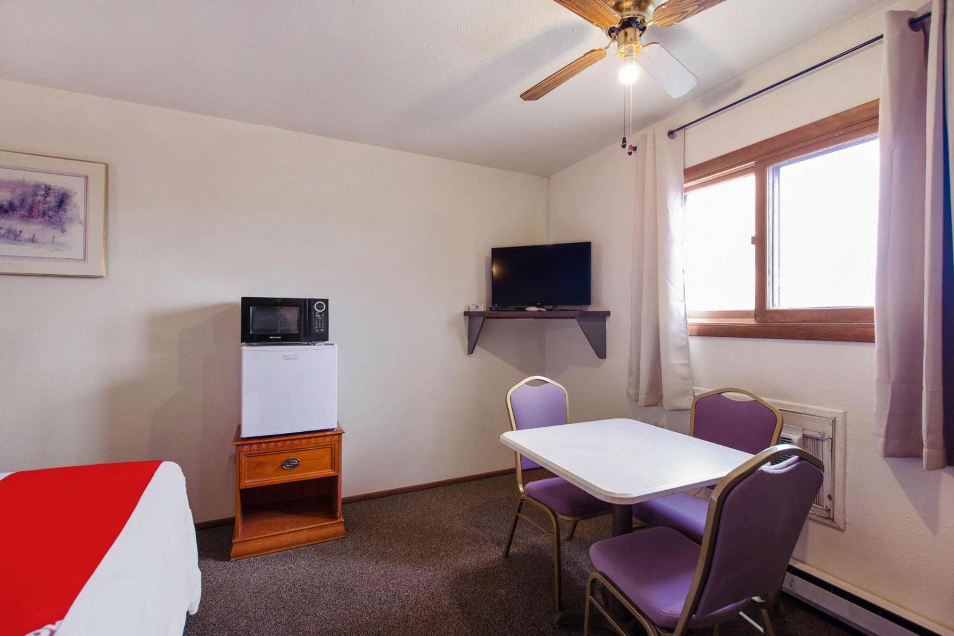OYO Hotel Cheyenne Wells - US 40 photo 60