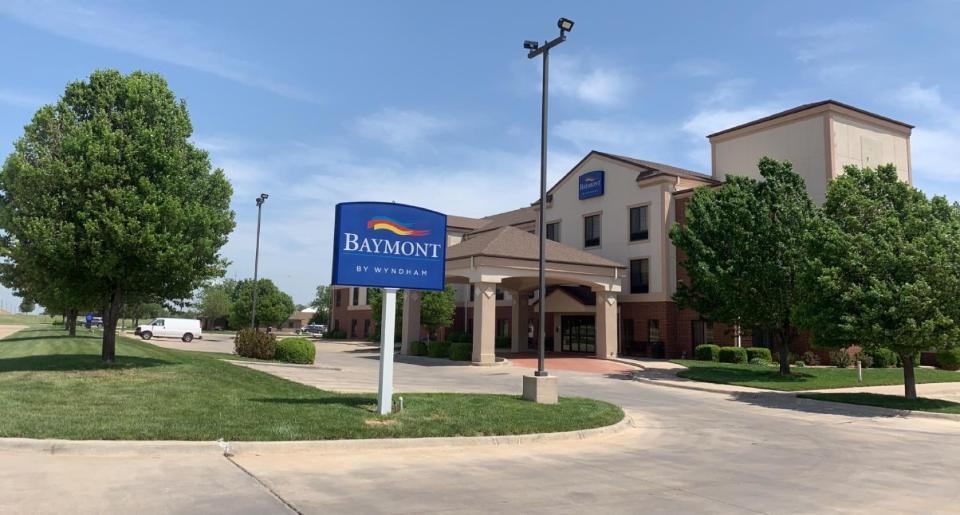 Baymont by Wyndham Pratt photo 33