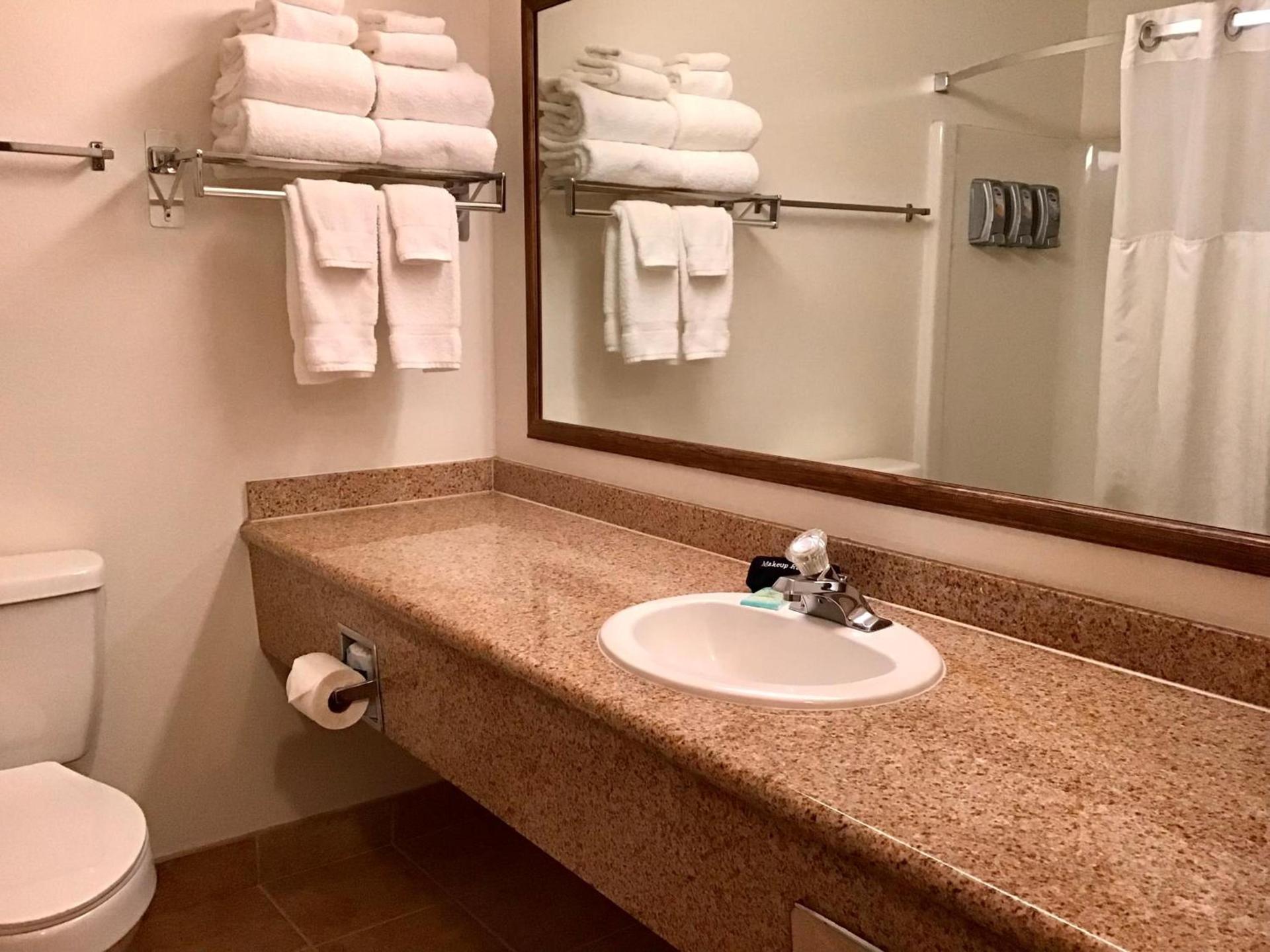 Baymont by Wyndham Bozeman photo 55