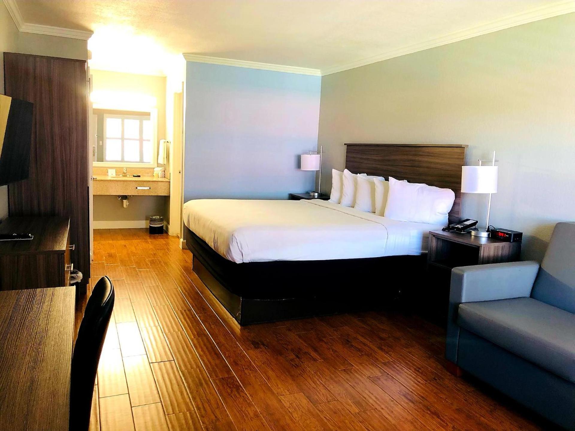 Vero Beach Inn & Suites Vero Beach I-95 photo 45