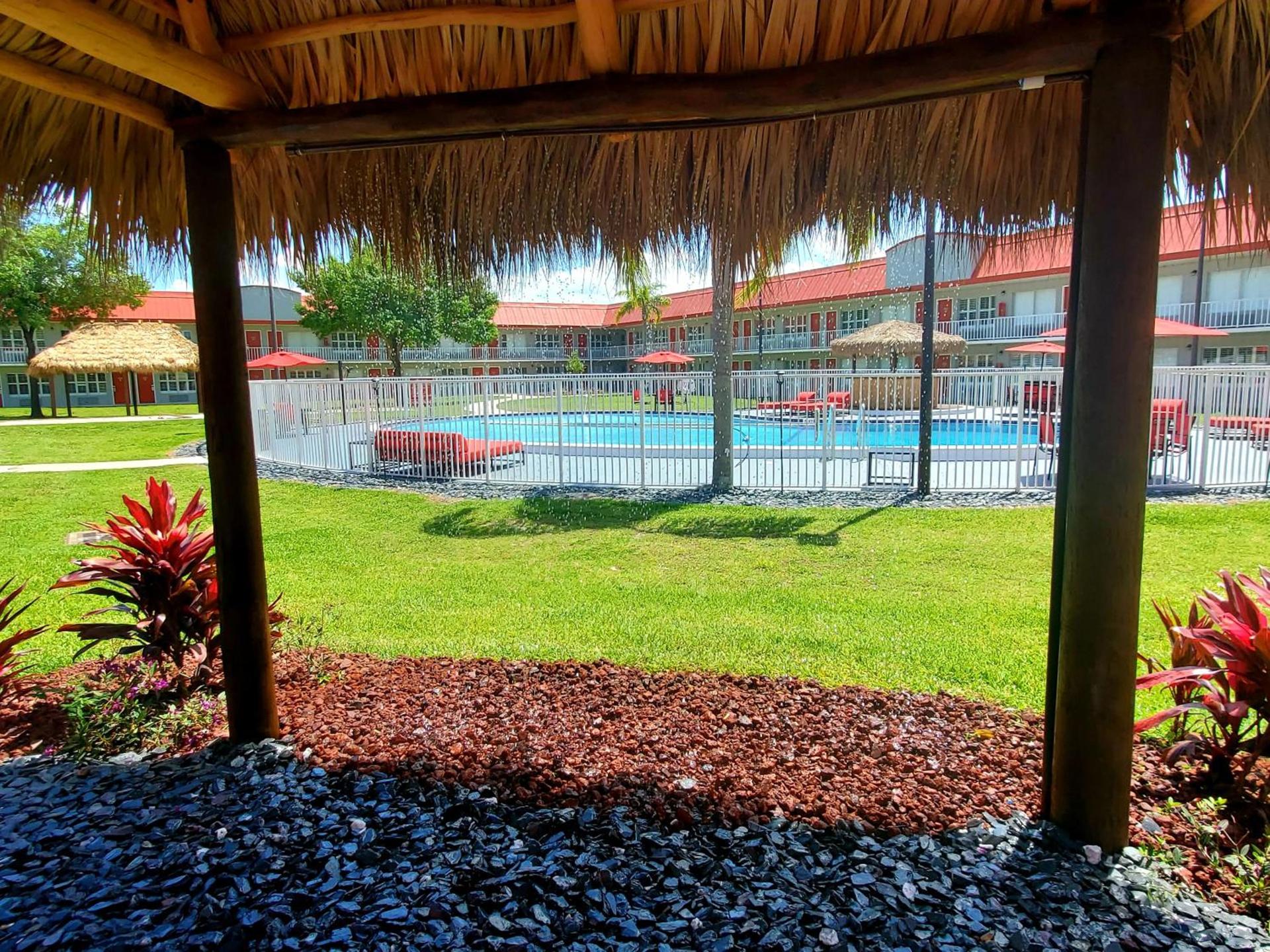 Vero Beach Inn & Suites Vero Beach I-95 photo 15