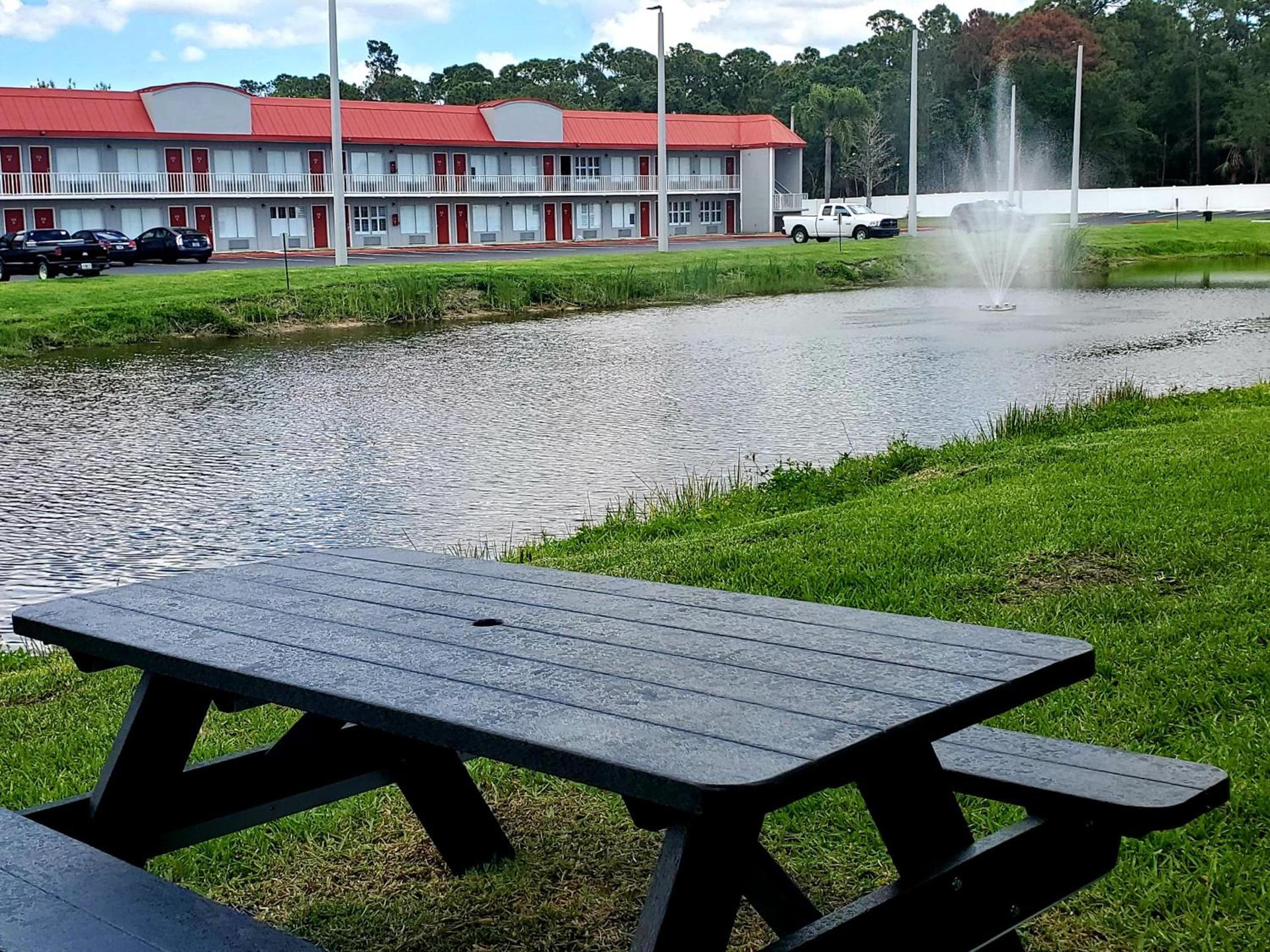 Vero Beach Inn & Suites Vero Beach I-95 photo 46
