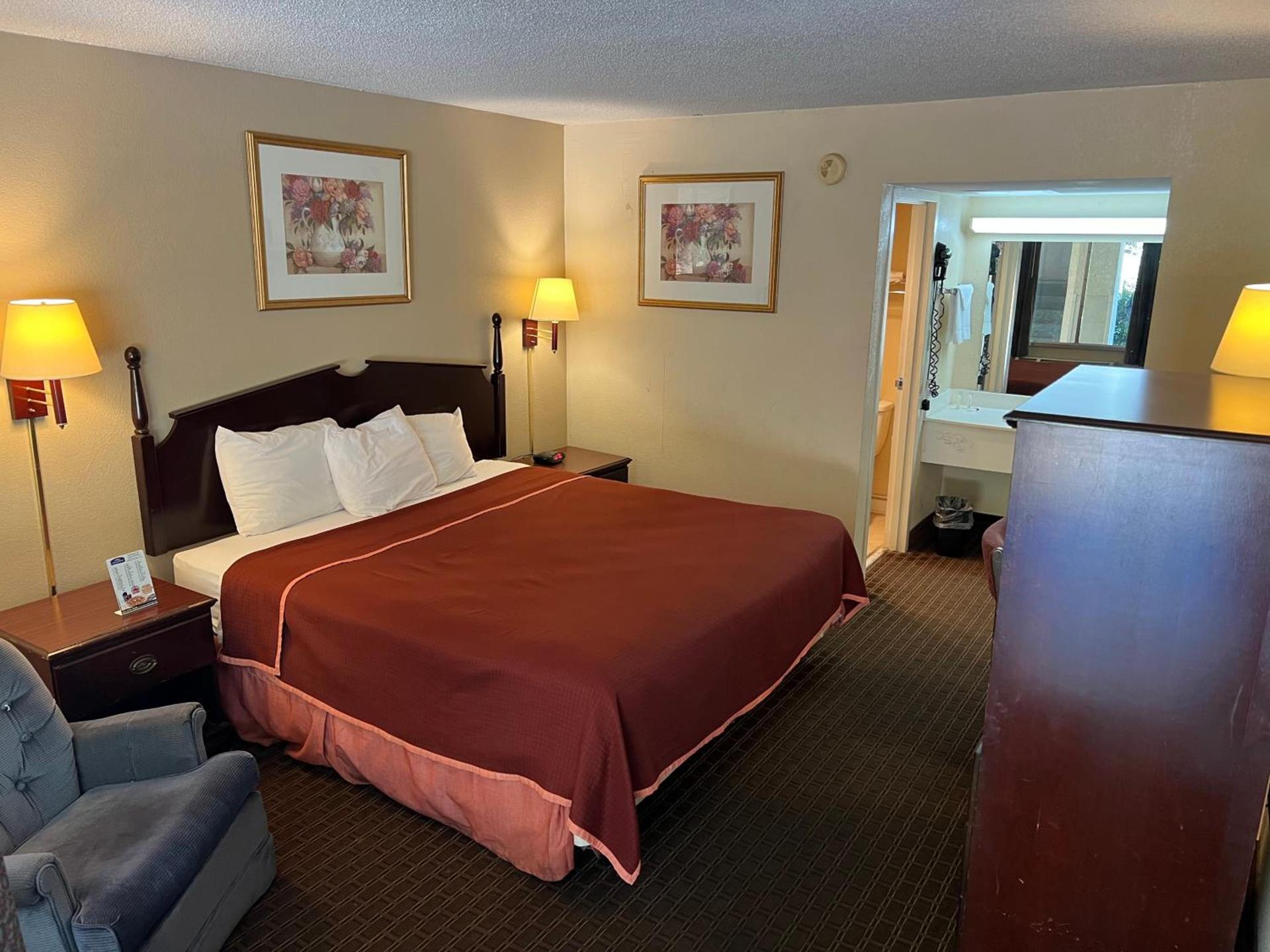 Rodeway Inn Cleveland TN I-75 photo 31