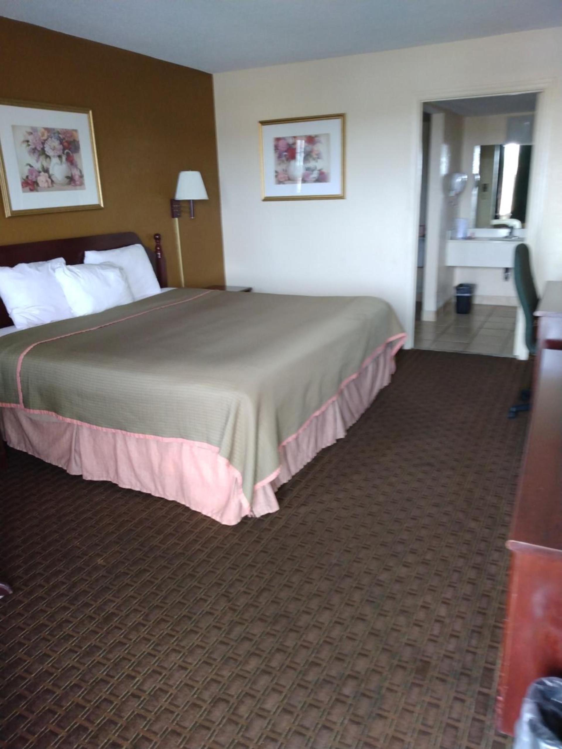 Rodeway Inn Cleveland TN I-75 photo 37