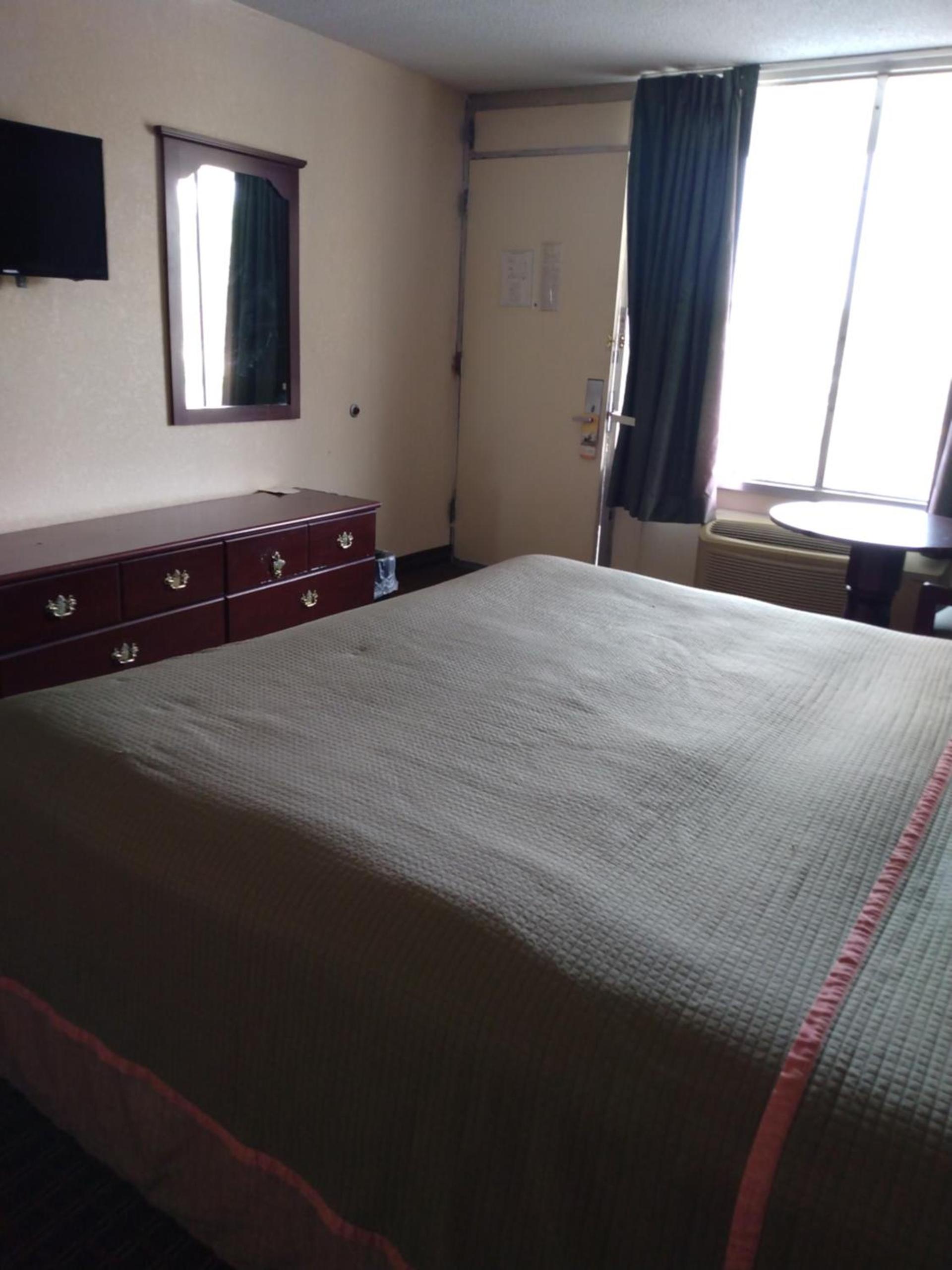 Rodeway Inn Cleveland TN I-75 photo 36
