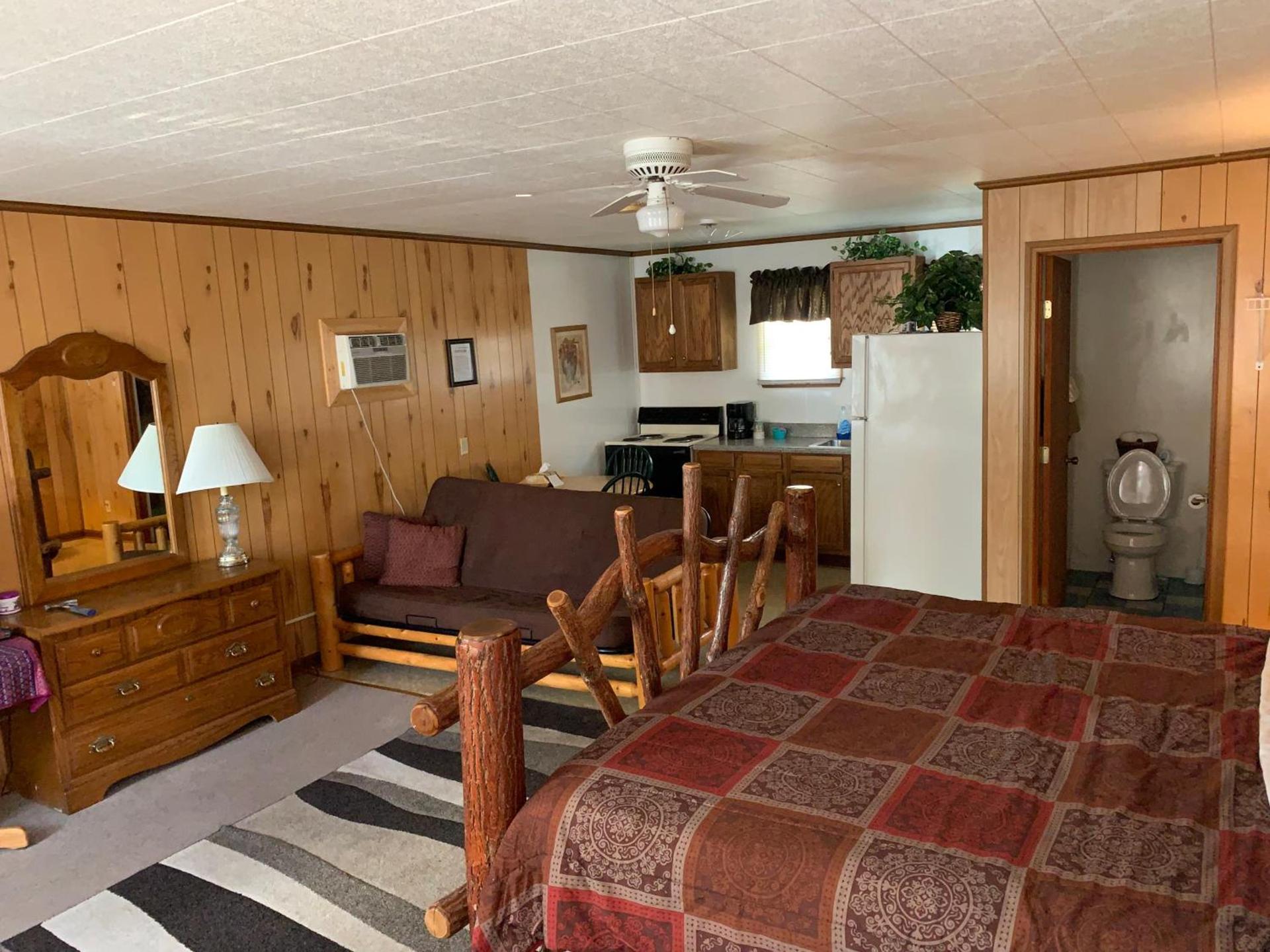 Phillips Historic Motel & Cottages photo 10