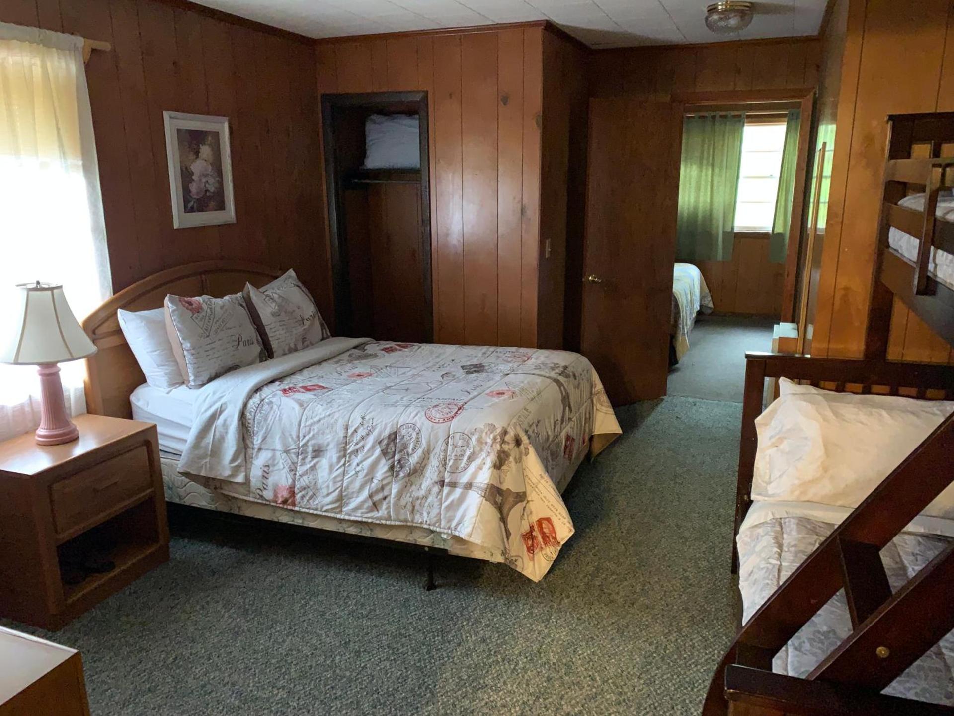Phillips Historic Motel & Cottages photo 2