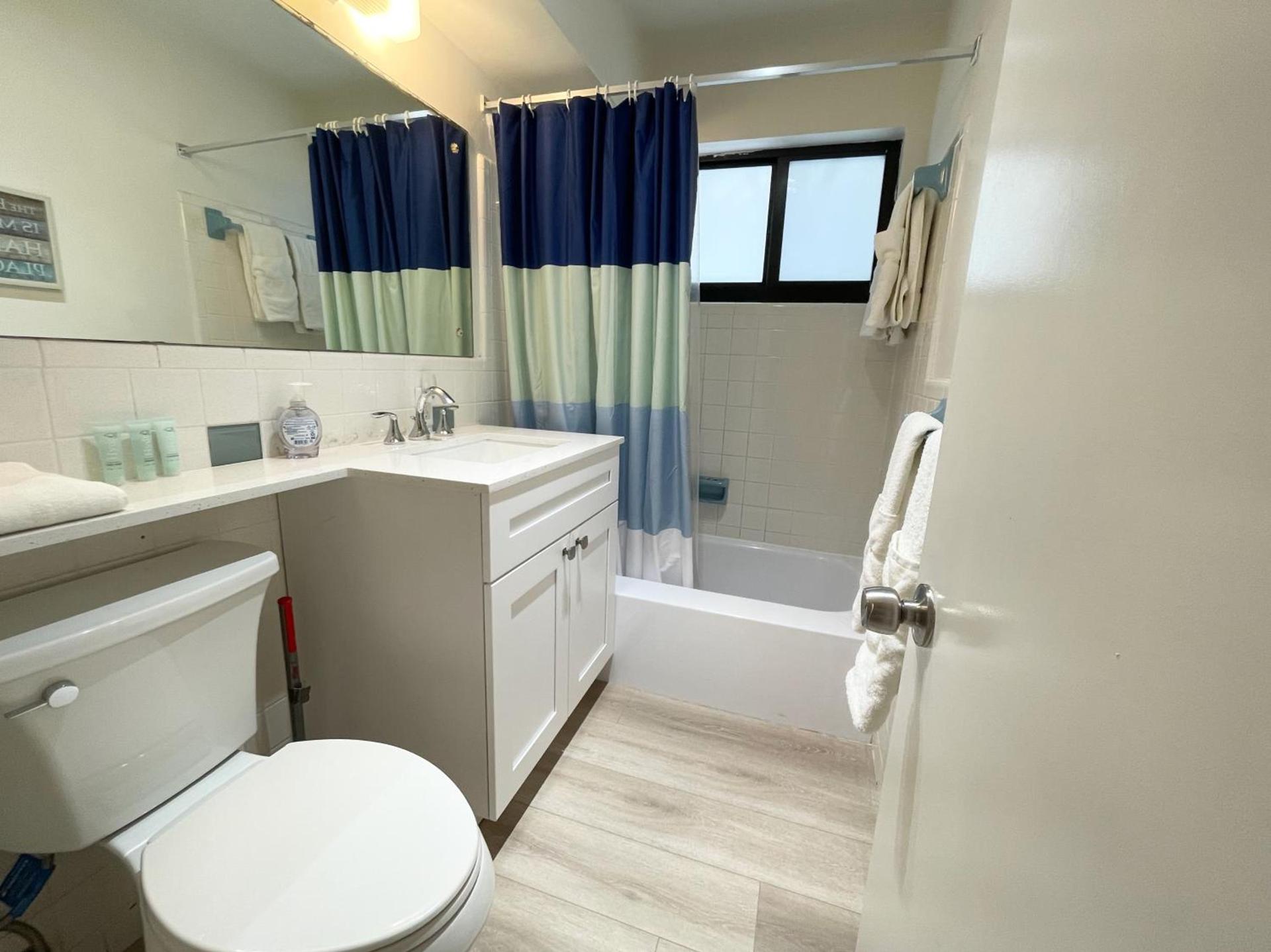 Tropic Isle Beach Resort photo 12