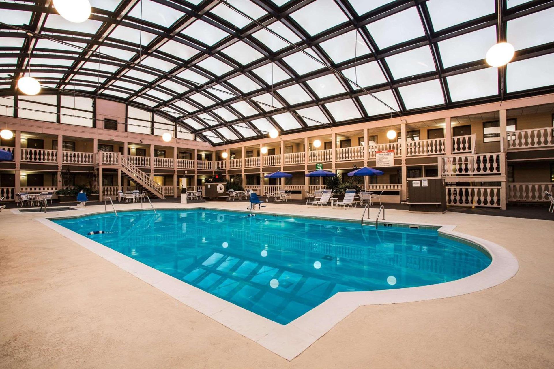AmericInn by Wyndham Janesville photo 8