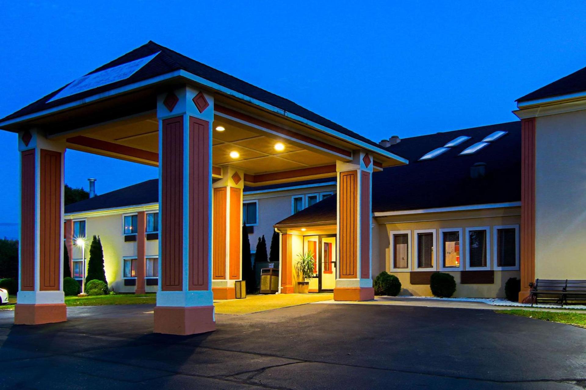 Quality Inn Plainfield I-395 photo 3