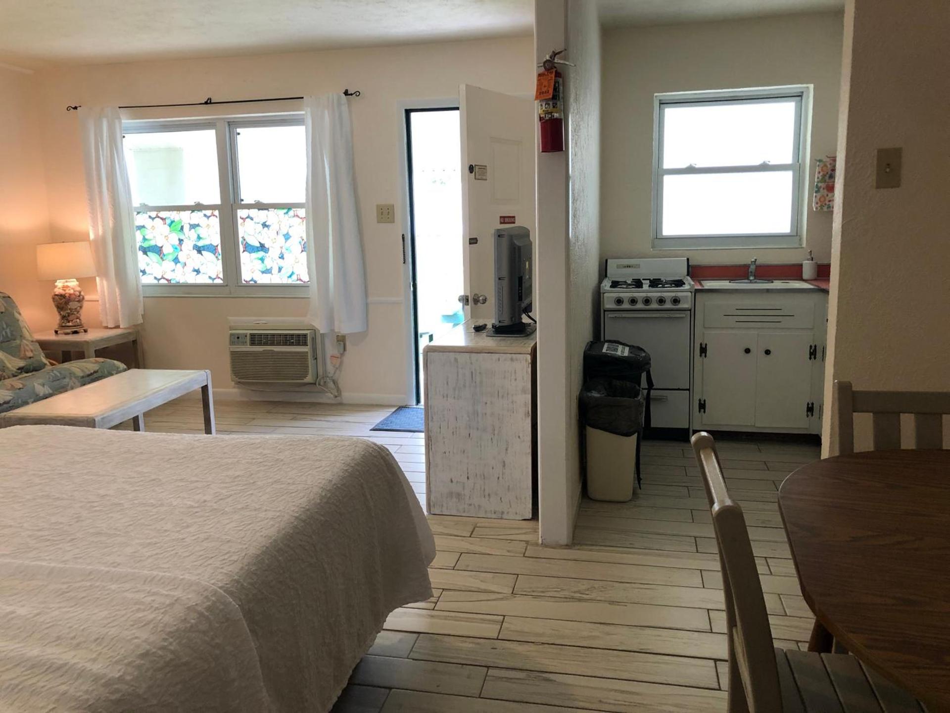 The Buckingham Motel Adults only photo 50