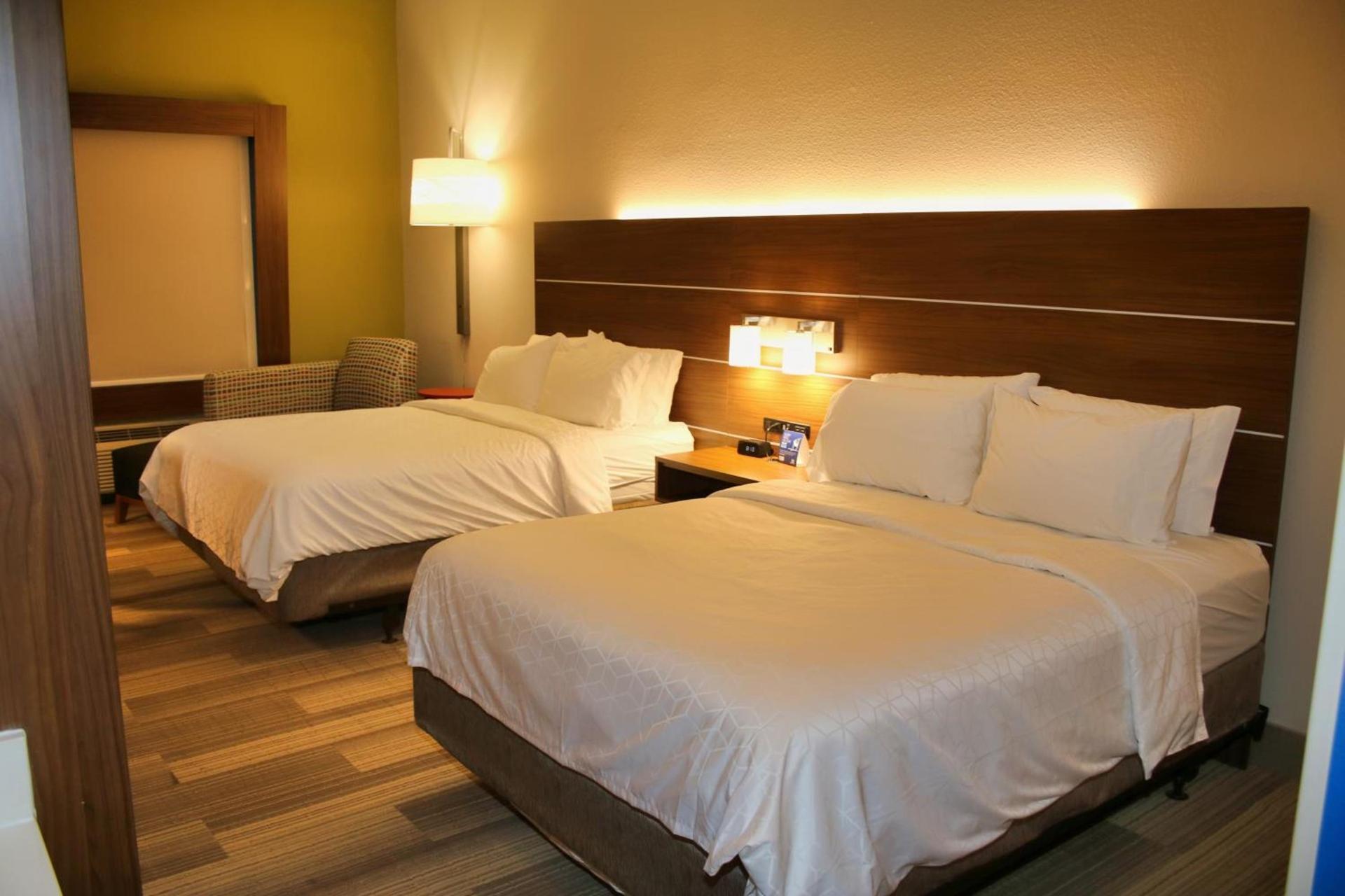 Holiday Inn Express by IHG photo 12