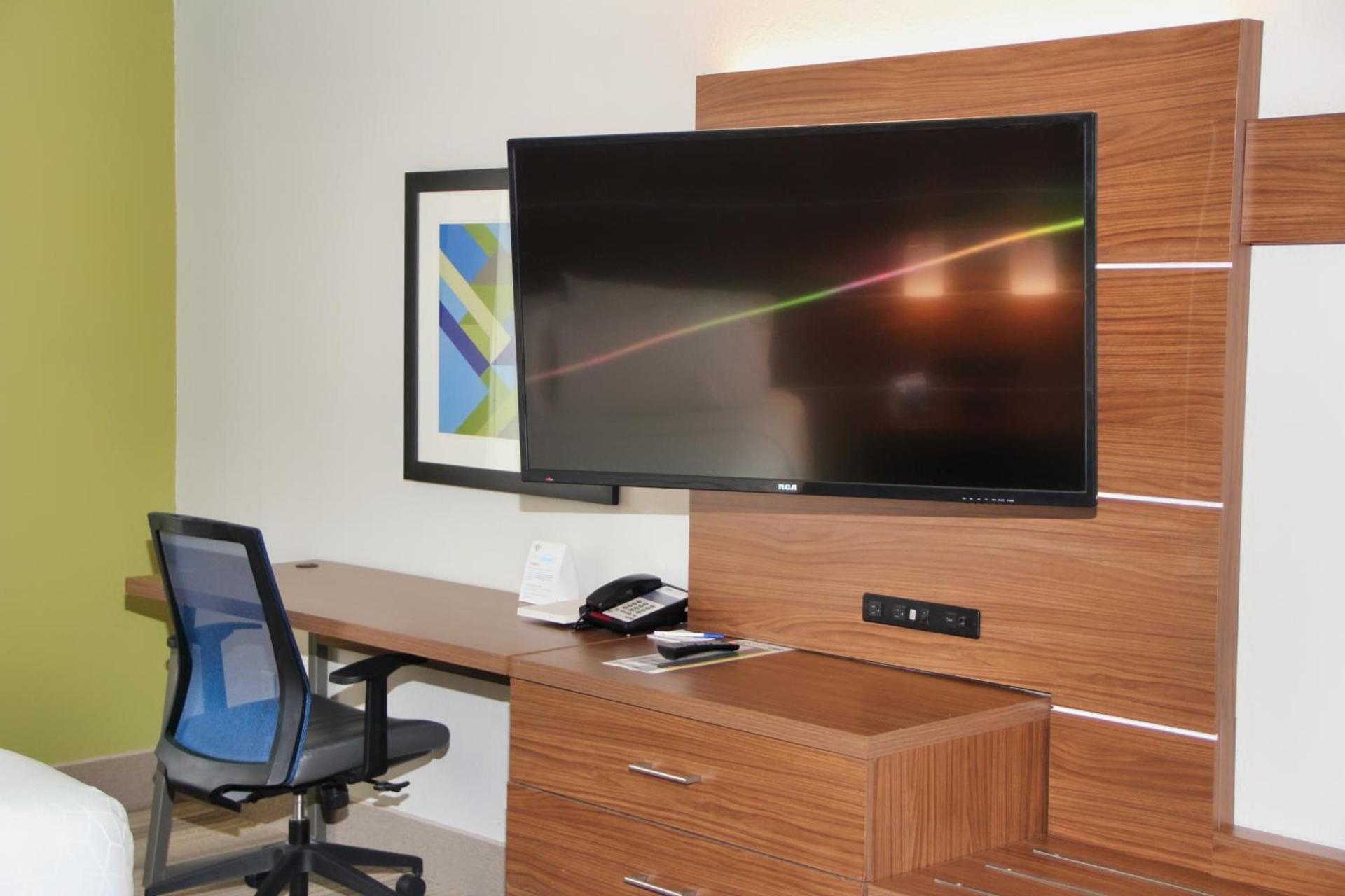 Holiday Inn Express by IHG photo 23