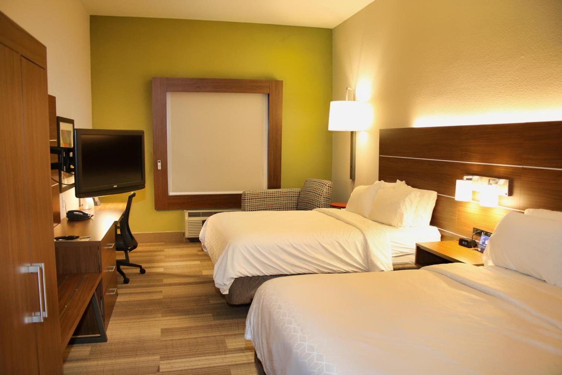 Holiday Inn Express by IHG photo 2