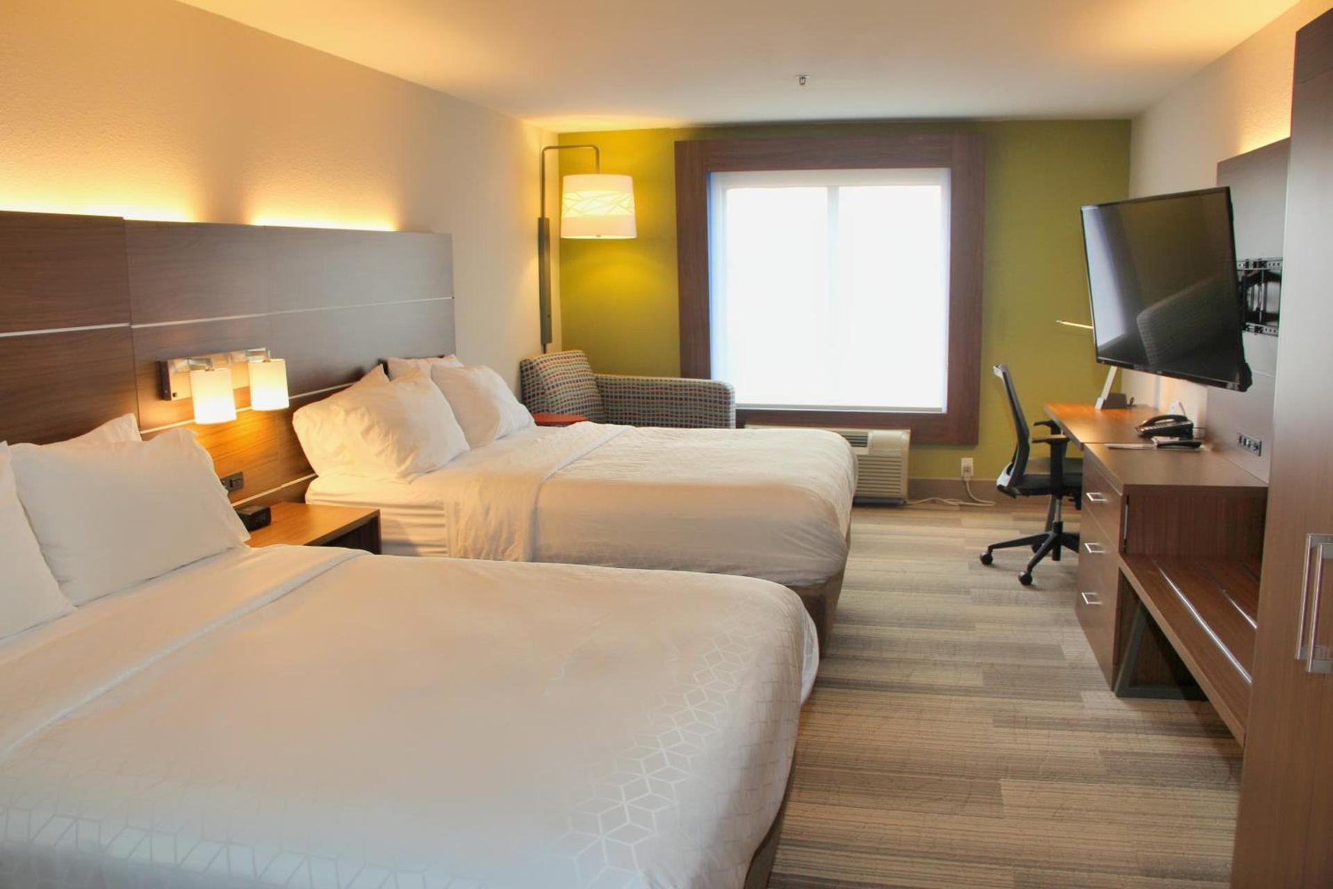 Holiday Inn Express by IHG photo 30