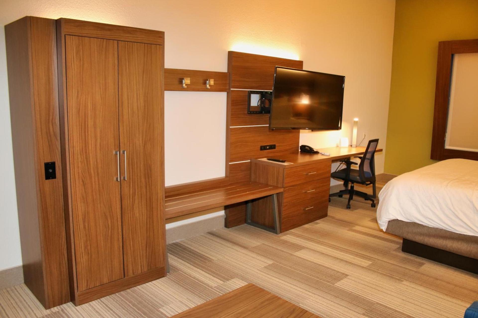 Holiday Inn Express by IHG photo 33