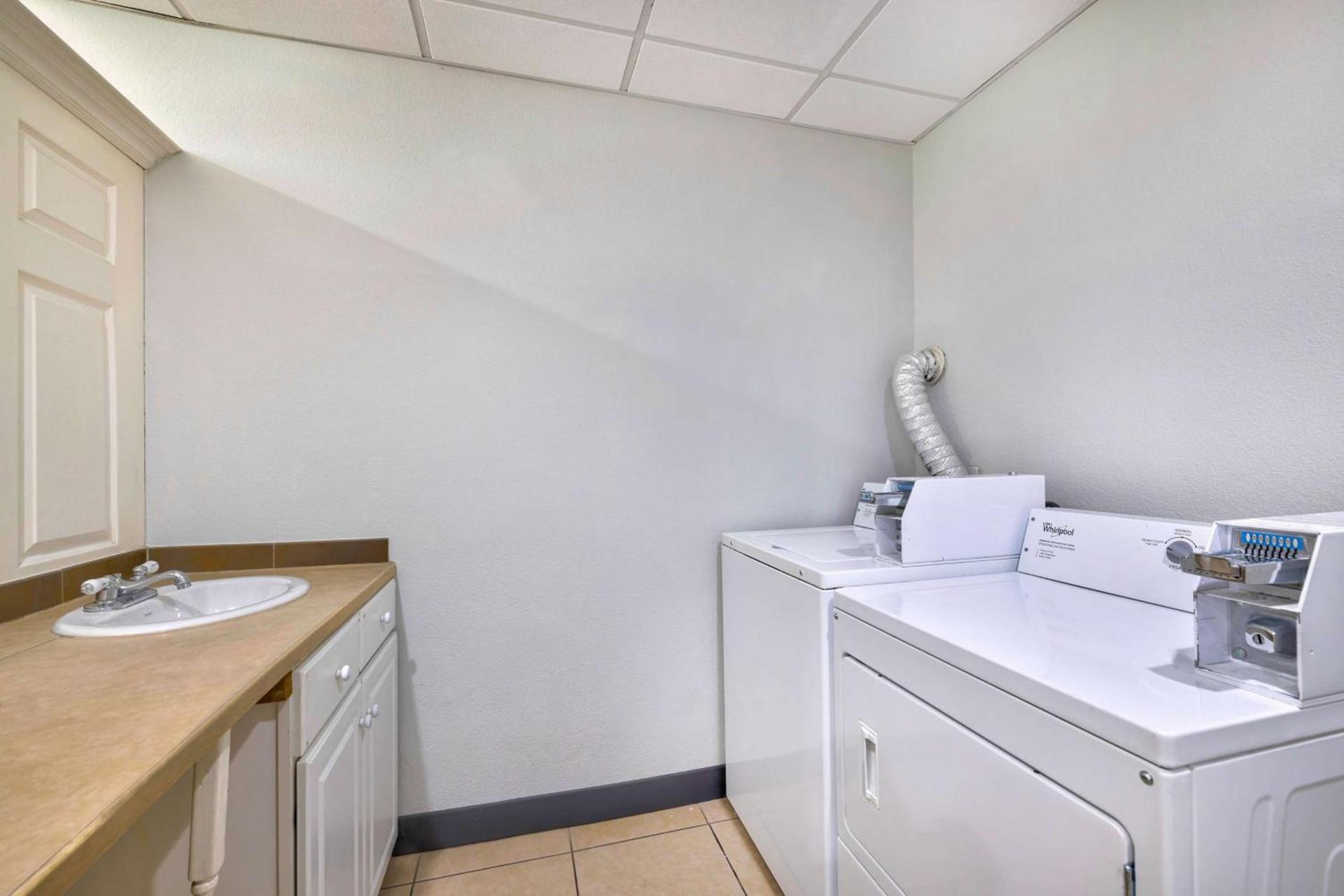 Motel 6-Norman, OK photo 23