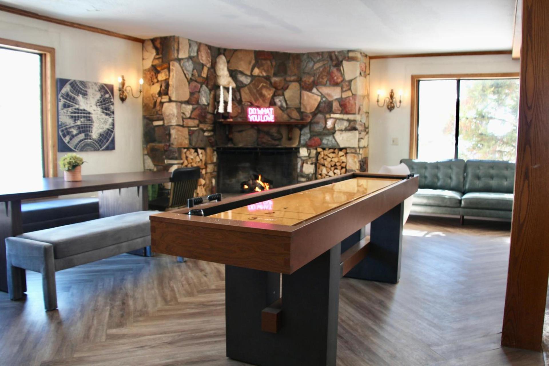 Sierra Blue Hotel & Swim Club photo 14