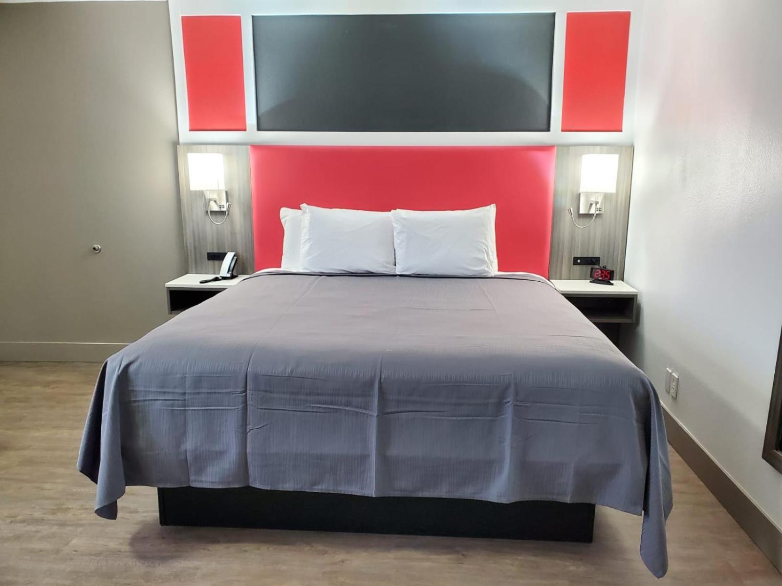 Seven Seas Inn & Suites photo 8