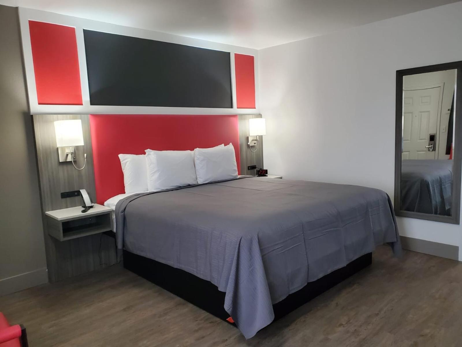 Seven Seas Inn & Suites photo 9