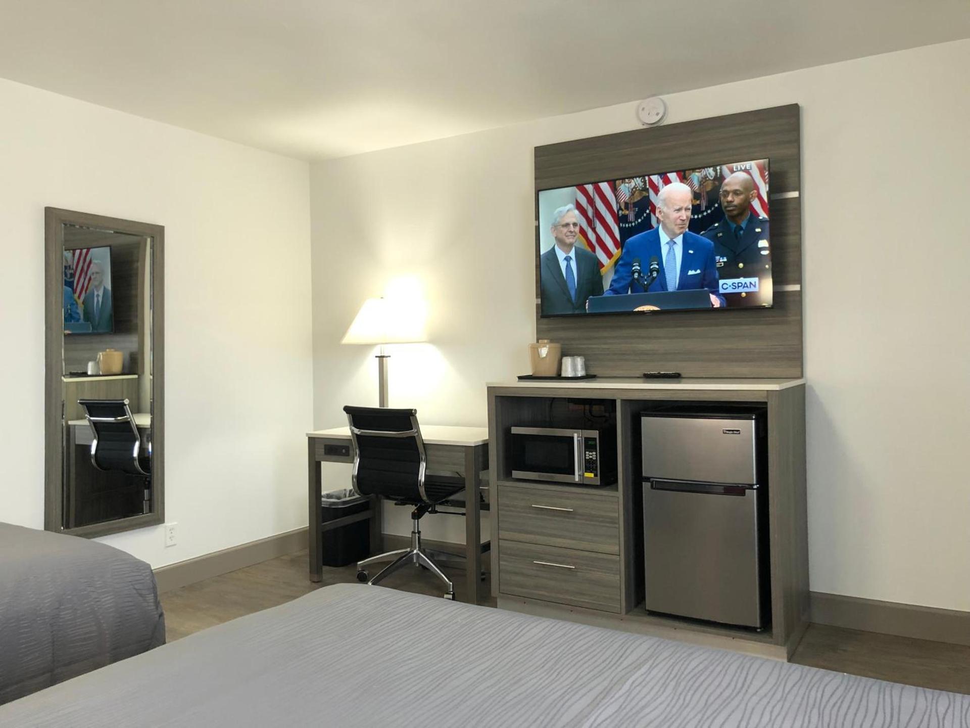 Seven Seas Inn & Suites photo 10