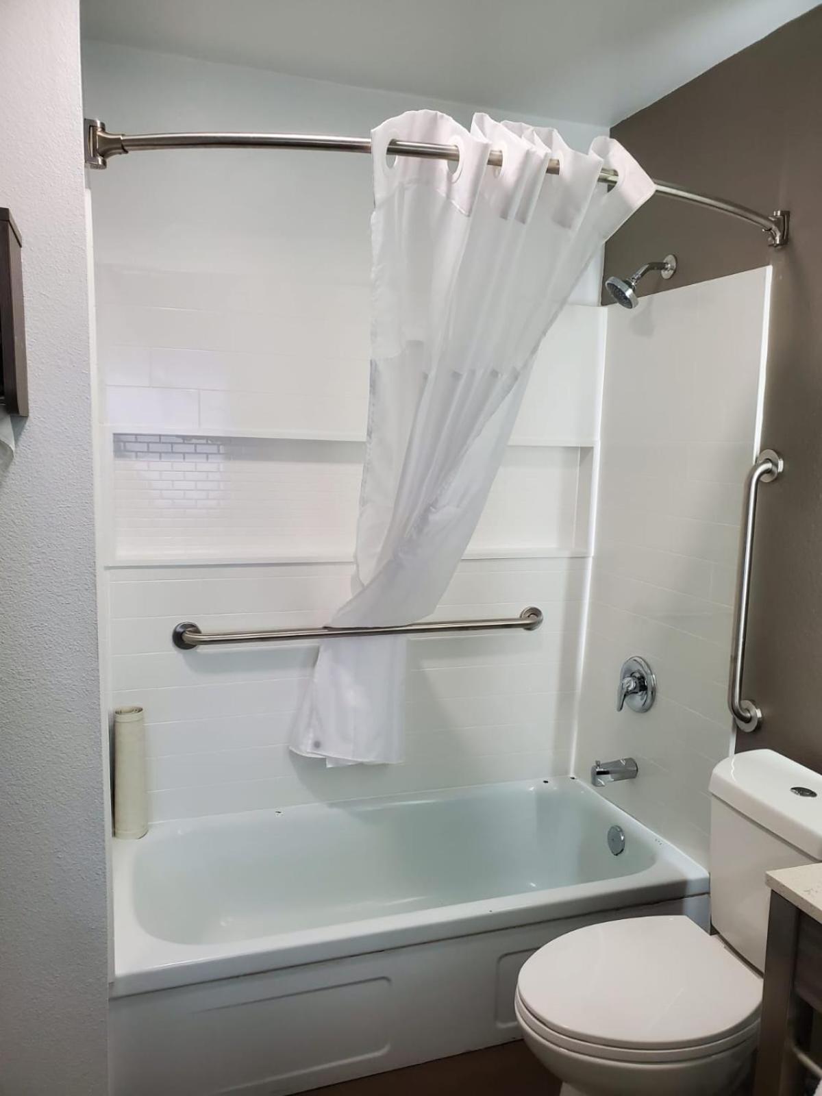 Seven Seas Inn & Suites photo 23