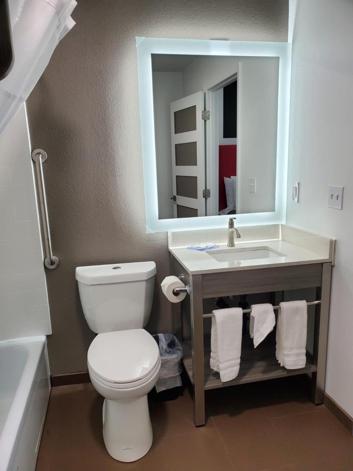 Seven Seas Inn & Suites photo 20