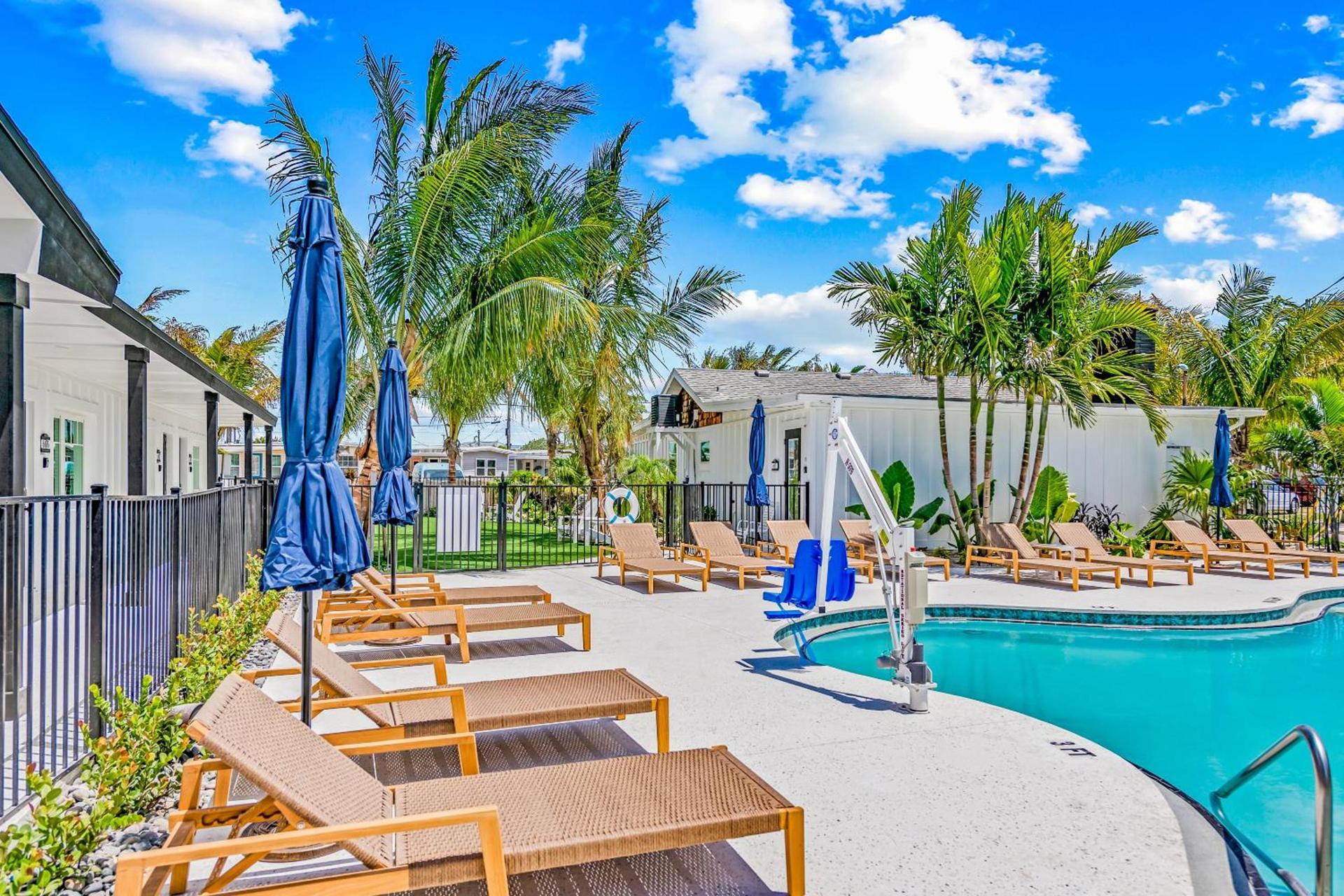Pelican Post at Anna Maria Island Inn photo 19
